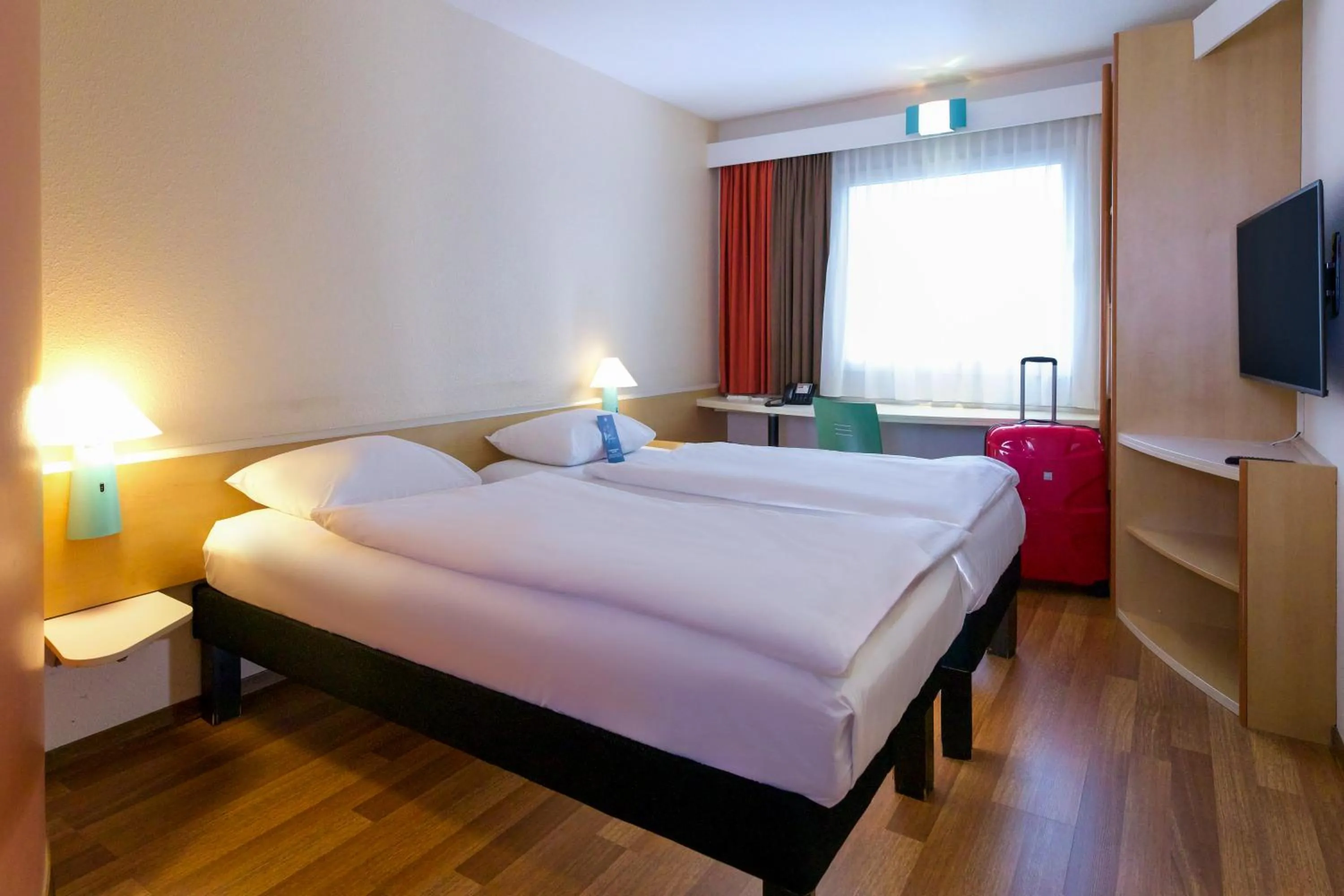 Bed in ibis Berlin City Potsdamer Platz