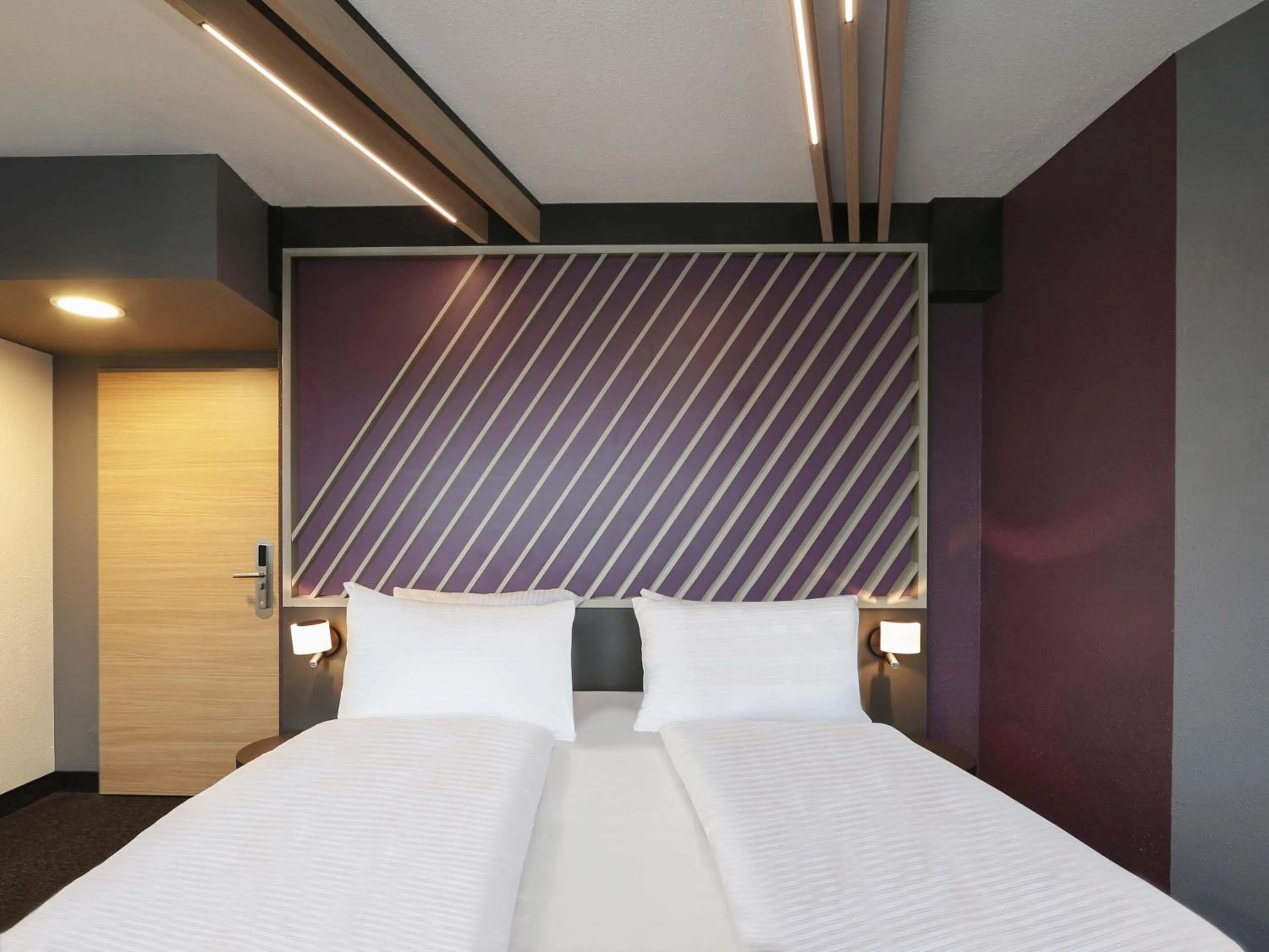 Photo of the whole room, Bed in B&B Hotel Berlin City-West