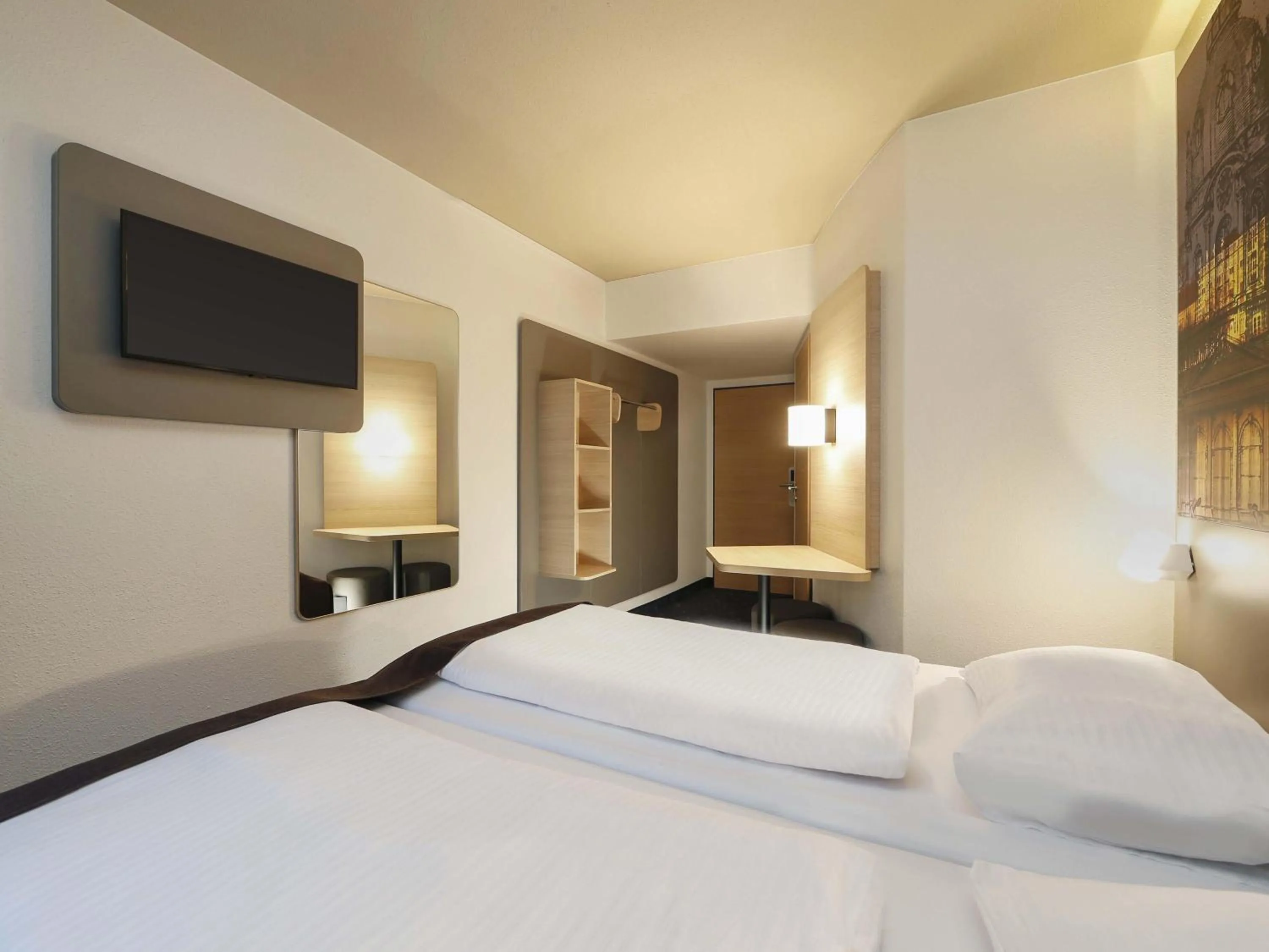 Photo of the whole room, Bed in B&B Hotel Berlin City-West