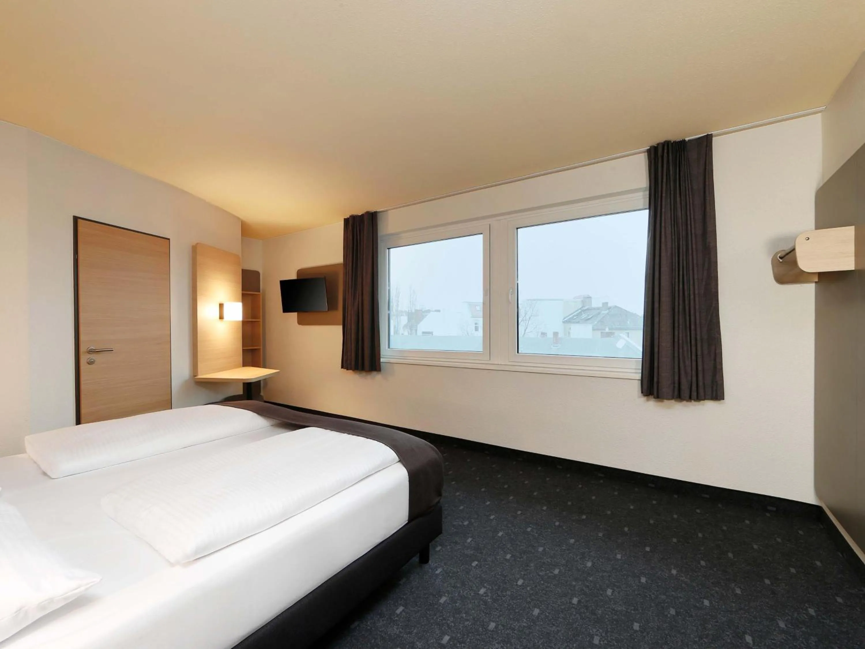 Photo of the whole room, Bed in B&B Hotel Berlin City-West