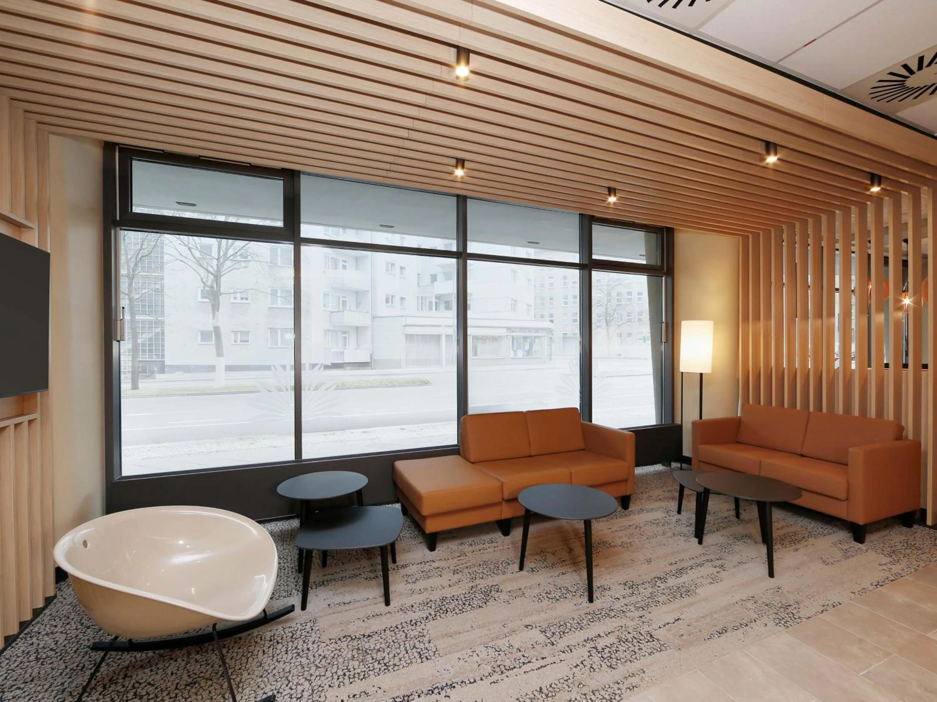 Lobby or reception in B&B Hotel Berlin City-West