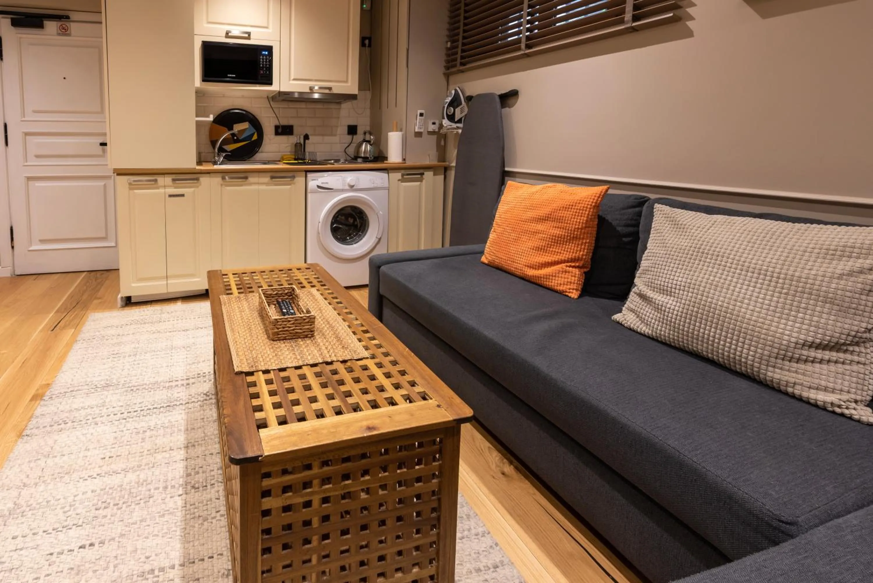 Kitchen or kitchenette in Bguest Pera Suites