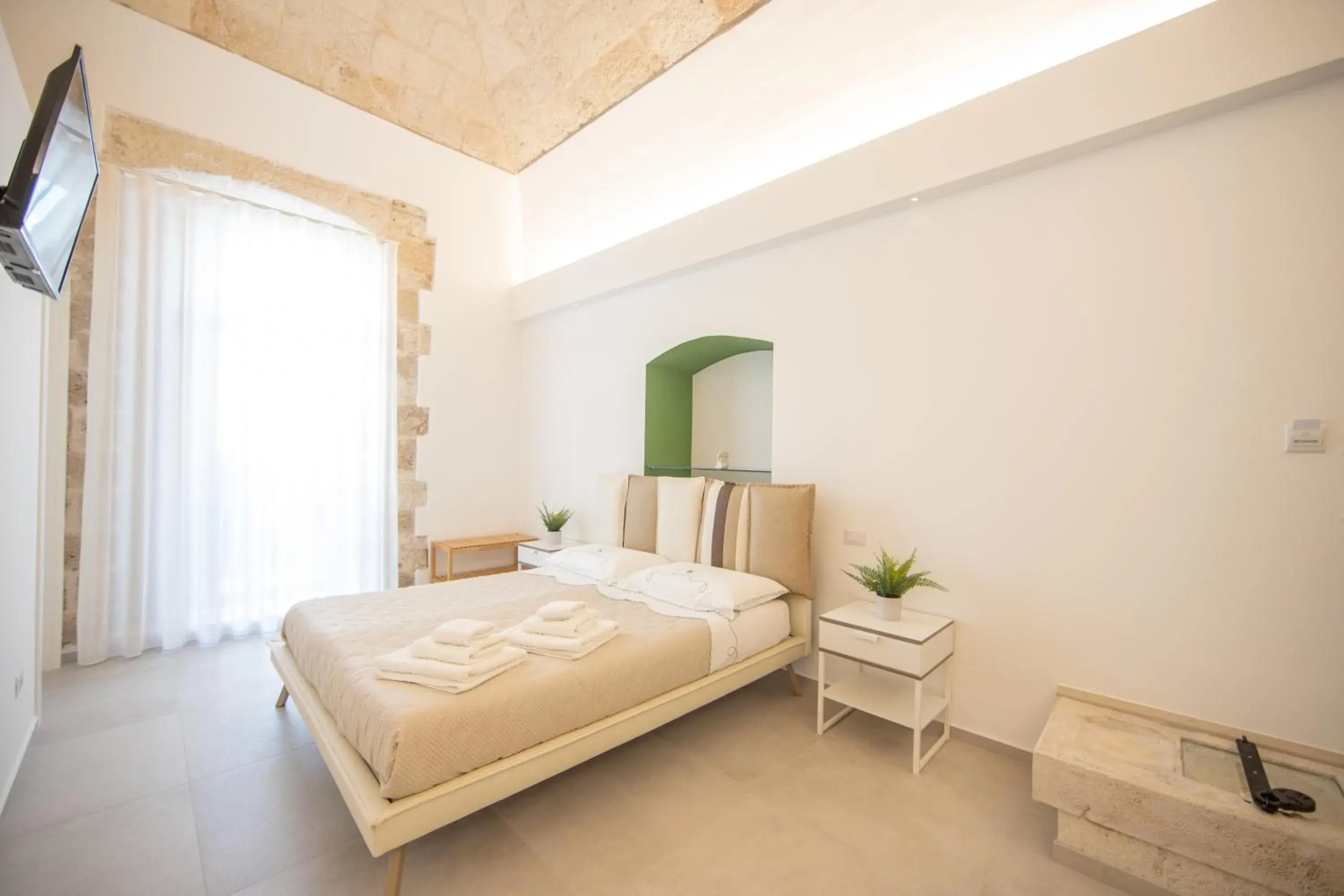 Deluxe Room - single occupancy in Vincent Suite Luxury B&B Deluxe Room - single occupancy in Vincent Suite Luxury B&B