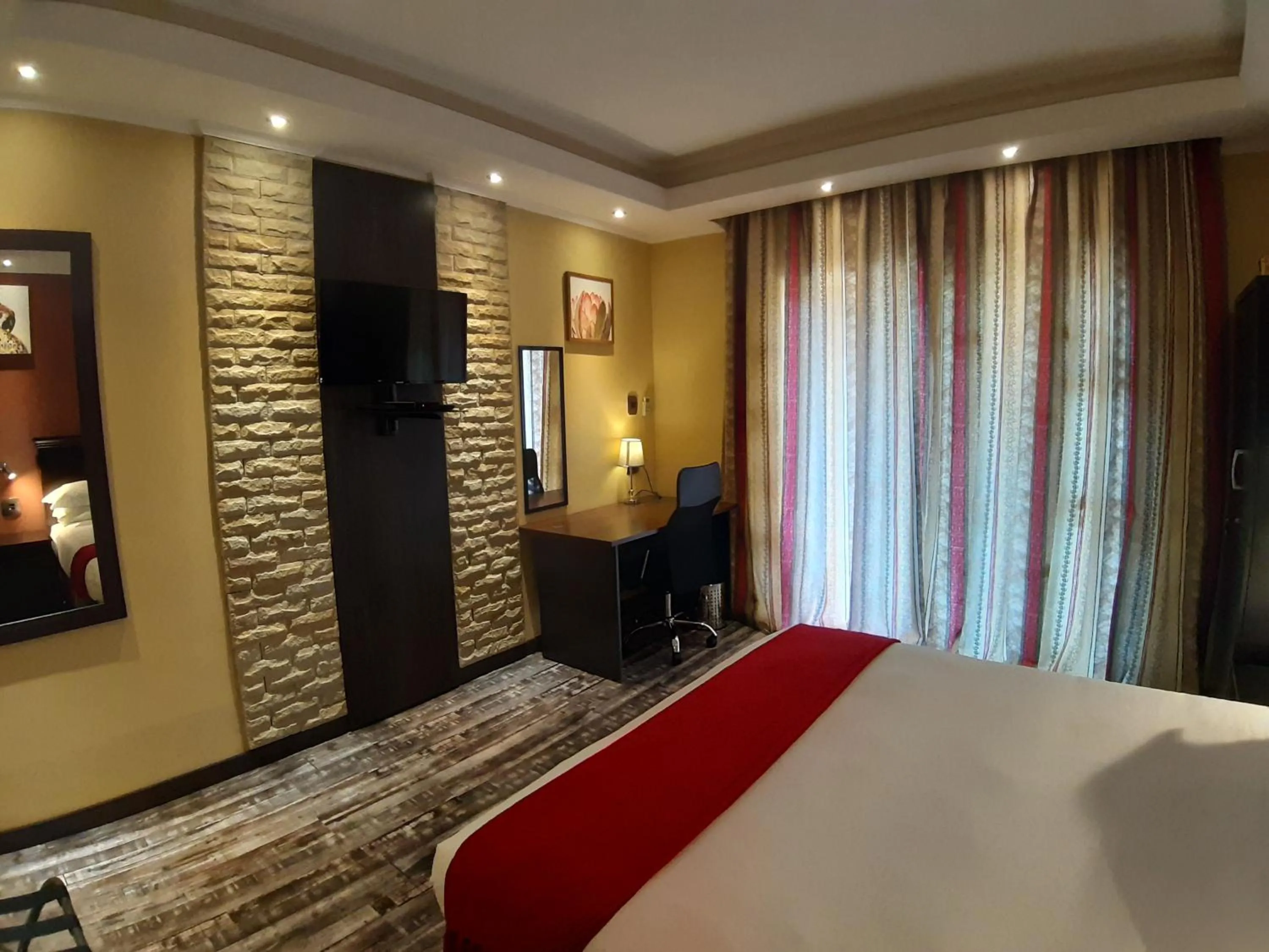 Bedroom, Bed in Citystay Ladybrand