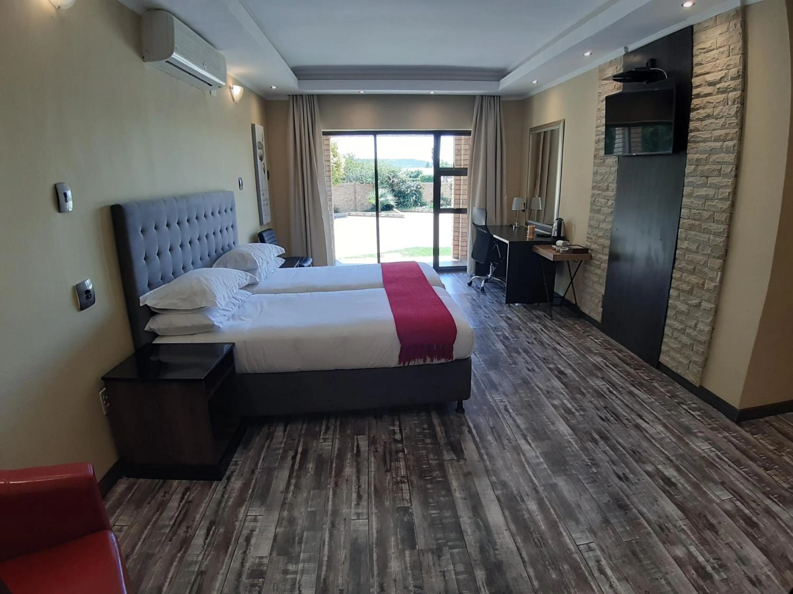 Photo of the whole room, Bed in Citystay Ladybrand