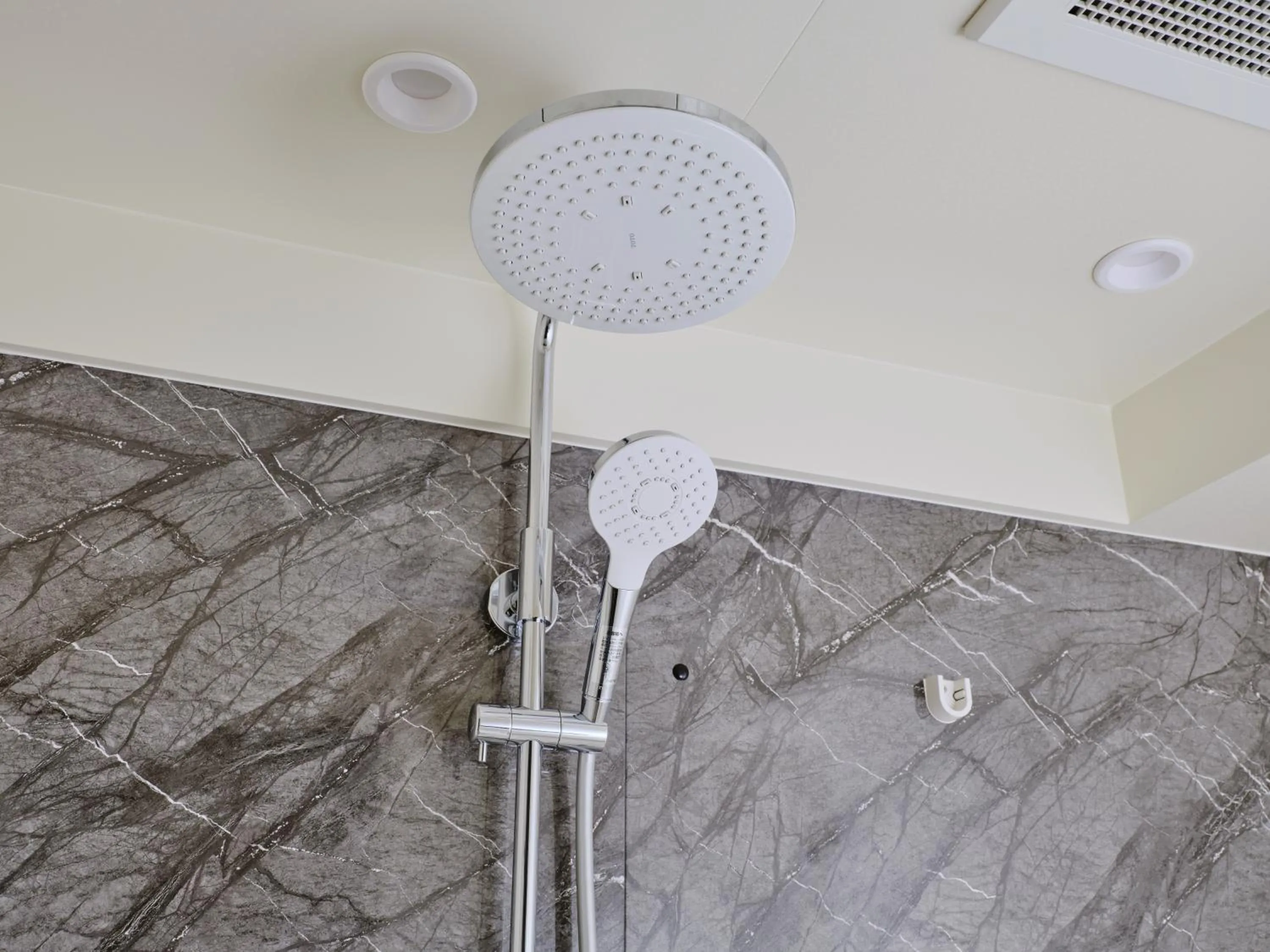 Bathroom in MONday Apart Premium HAMAMATSUCHO