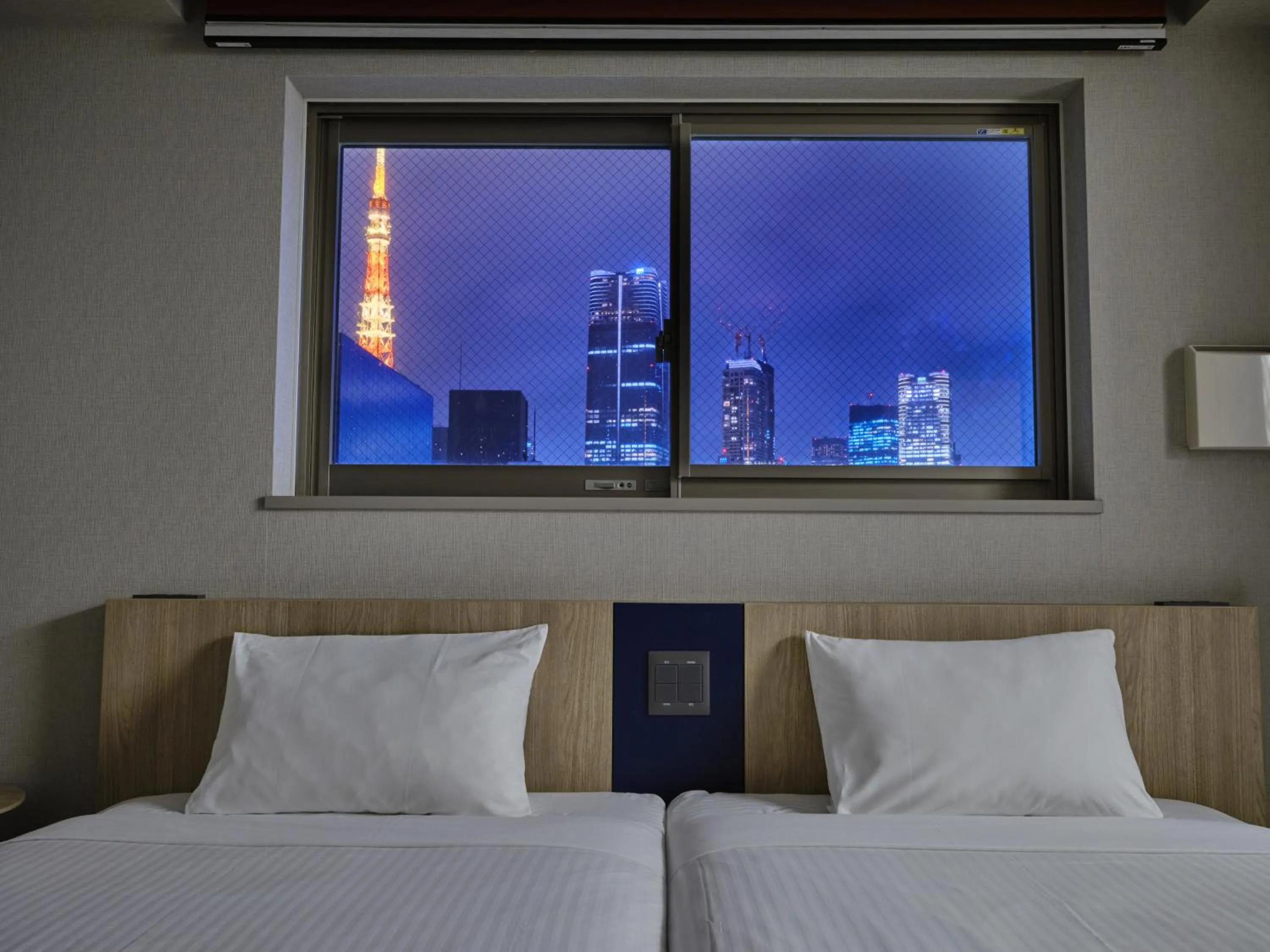 Bed in MONday Apart Hamamatsucho Daimon