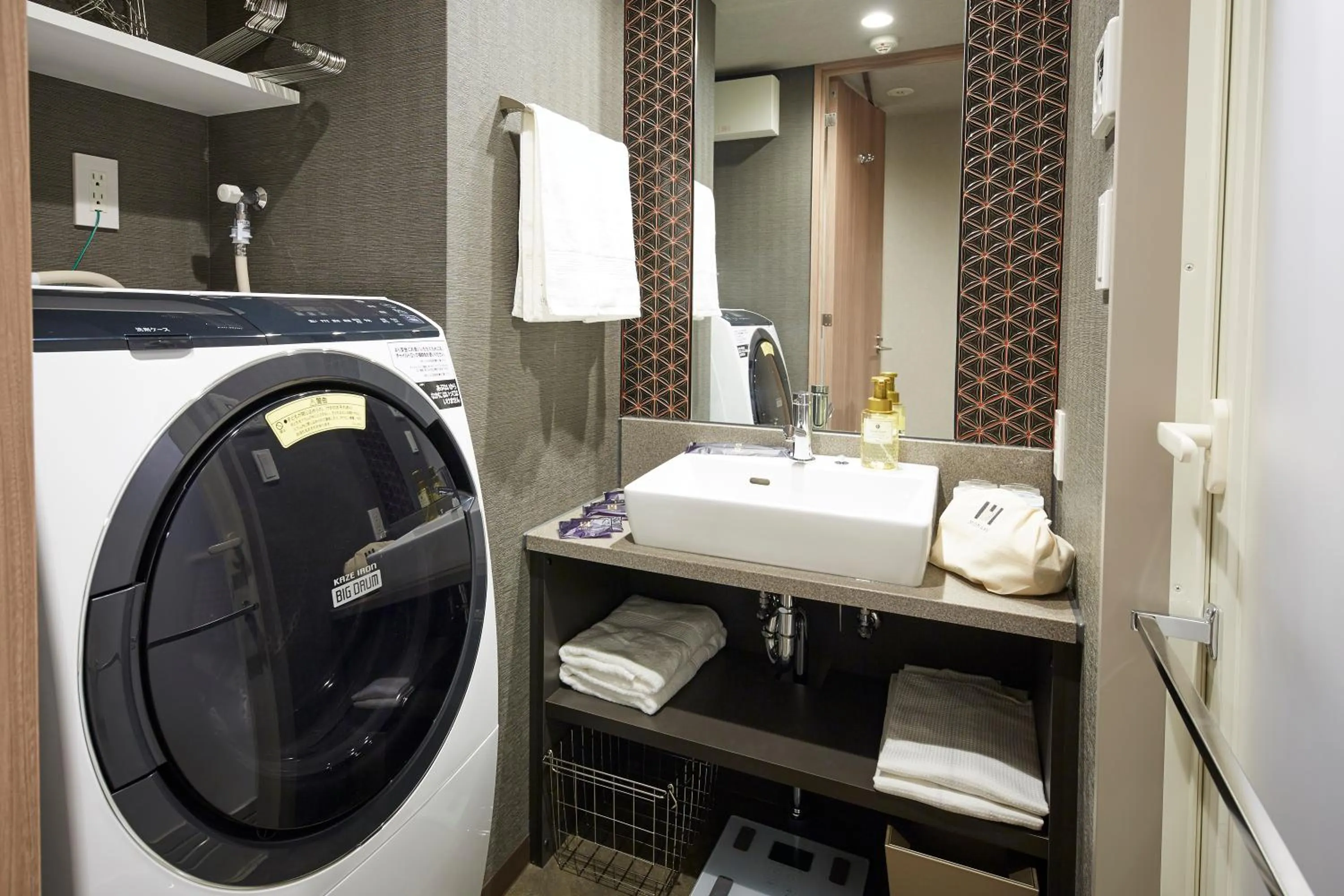 MONday Apart Premium 日本橋