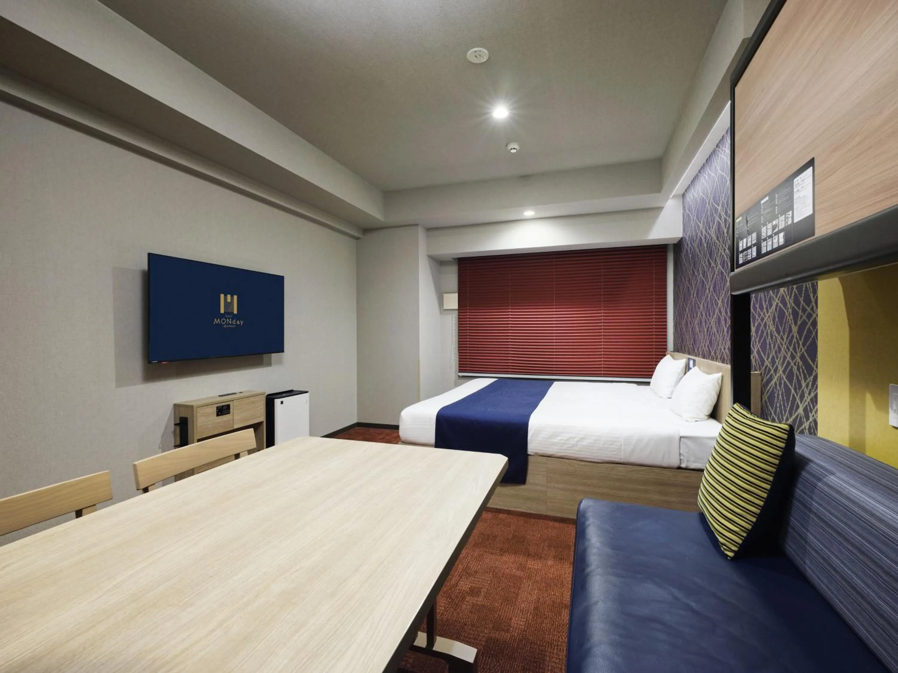 Bed in MONday Apart Premium 日本橋