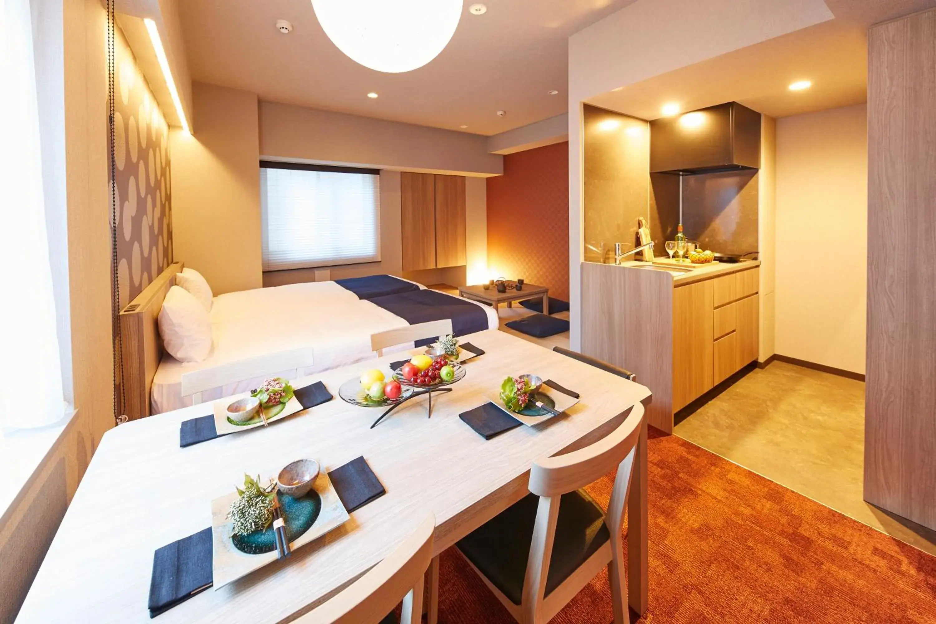 Dining area, Bed in MONday Apart Premium 日本橋 Dining area, Bed in MONday Apart Premium 日本橋