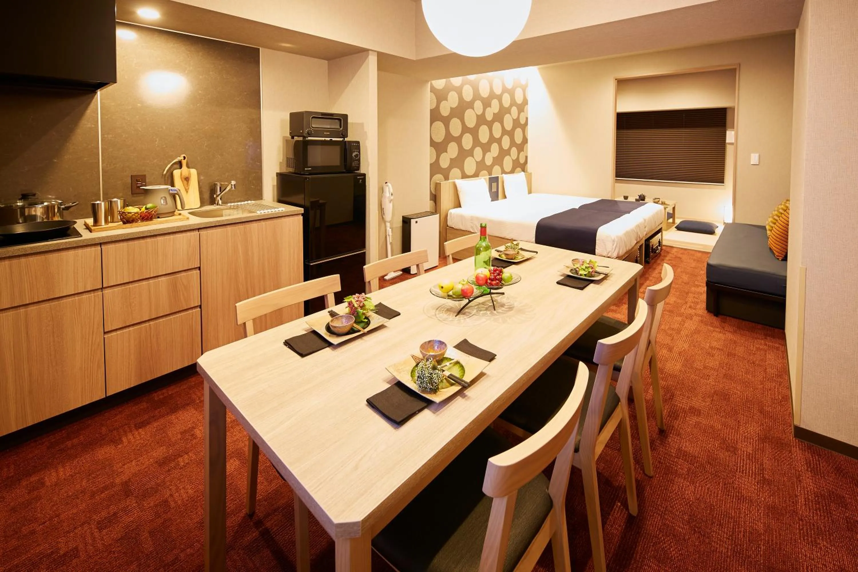 Dining area in MONday Apart Premium 日本橋