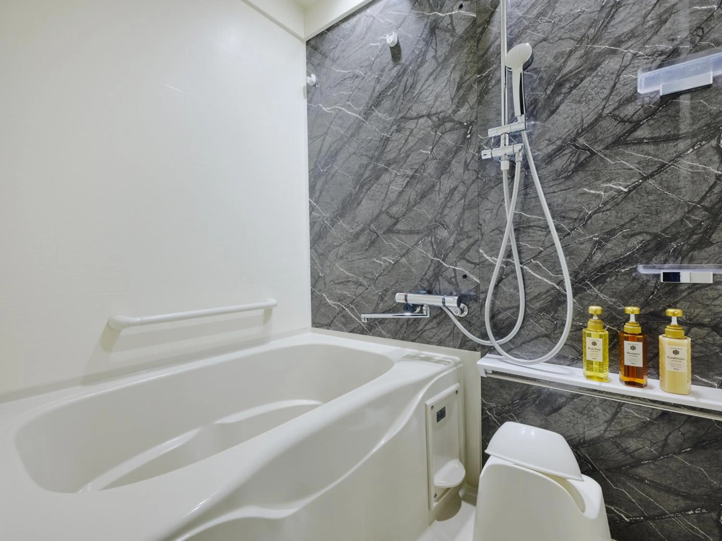 MONday Apart Premium 日本橋