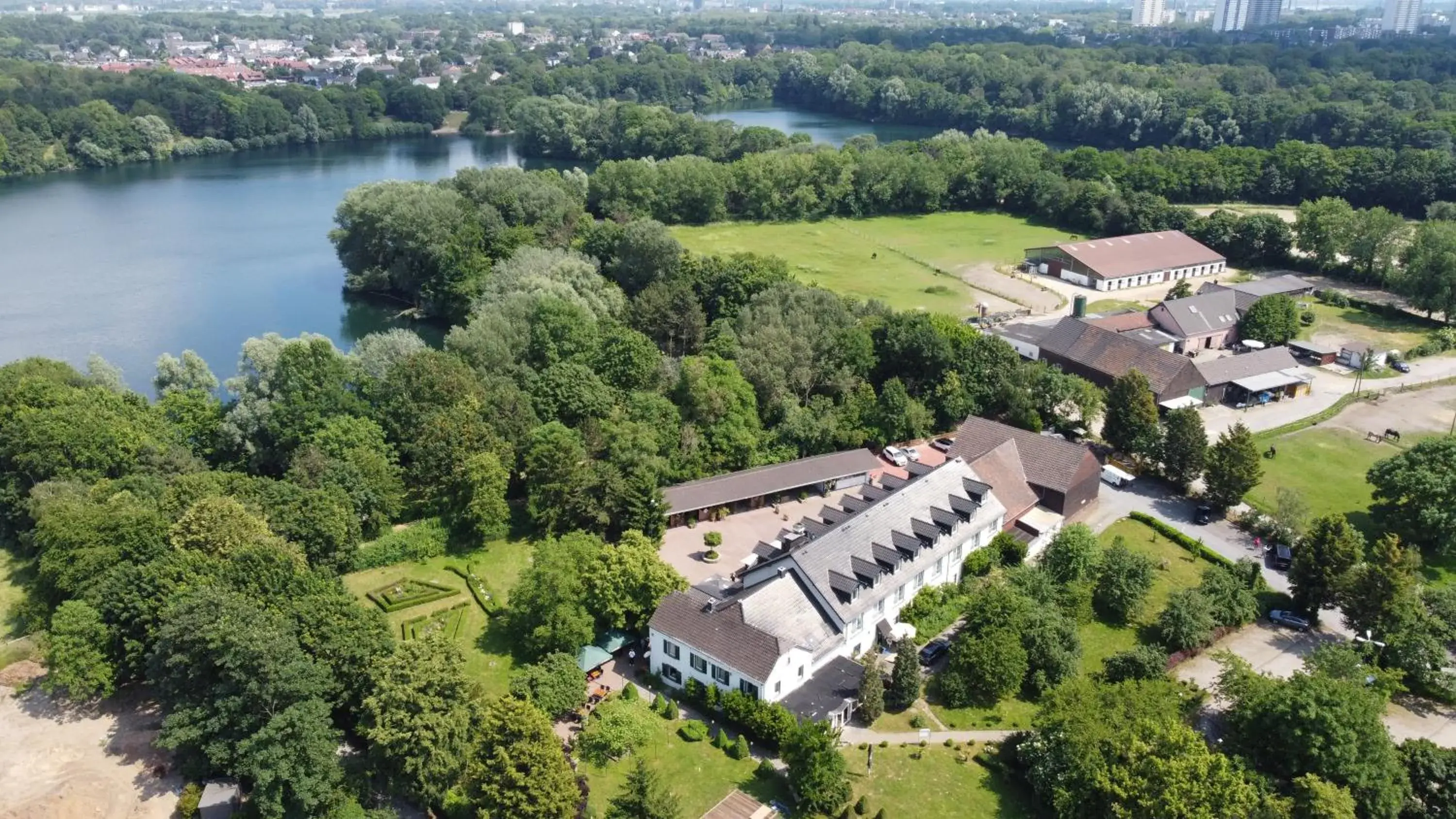 Property building in Hotel und Restaurant Eurohof Property building in Hotel und Restaurant Eurohof