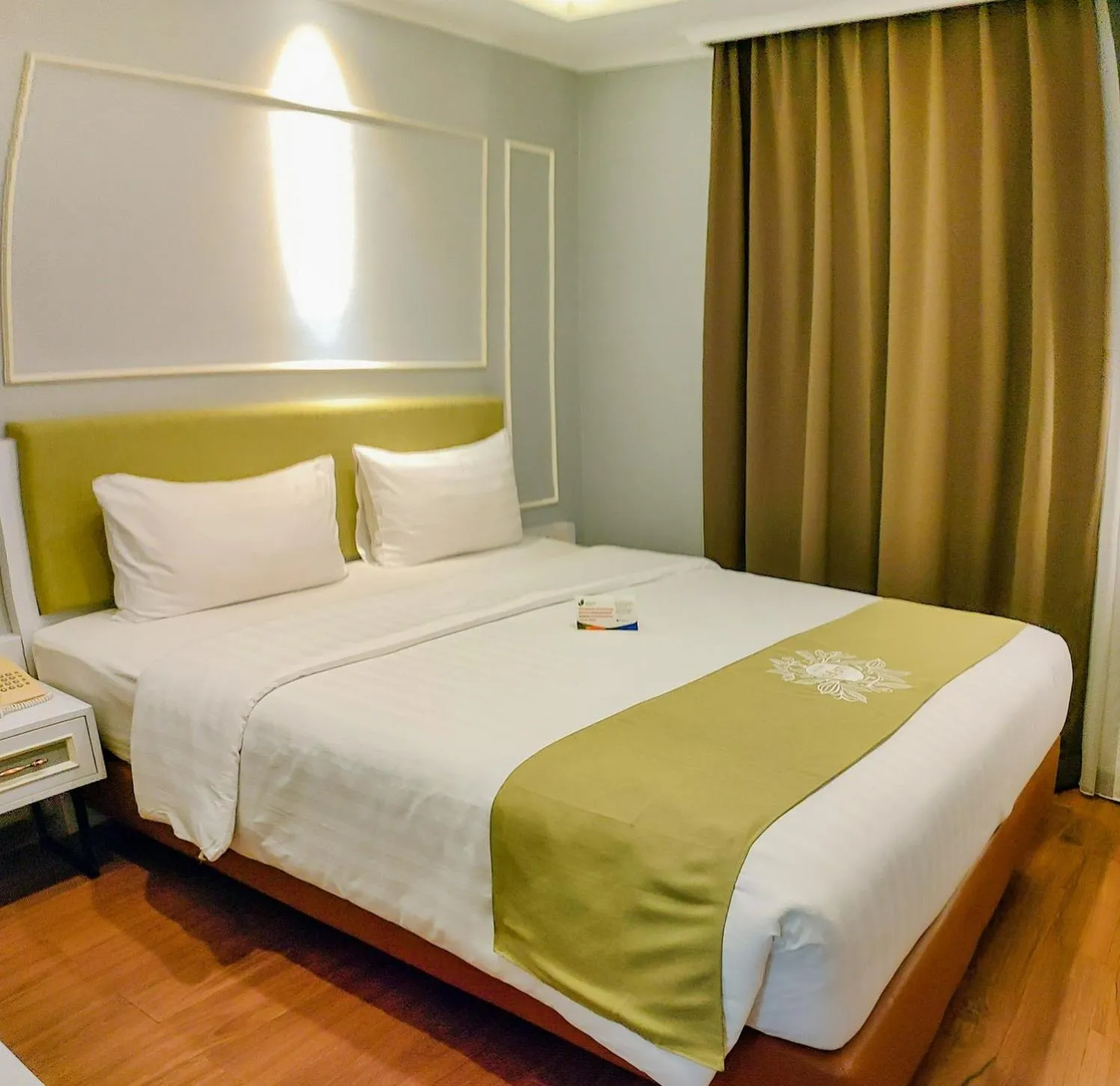 Bed in Dafam Enkadeli Thamrin Jakarta Syariah