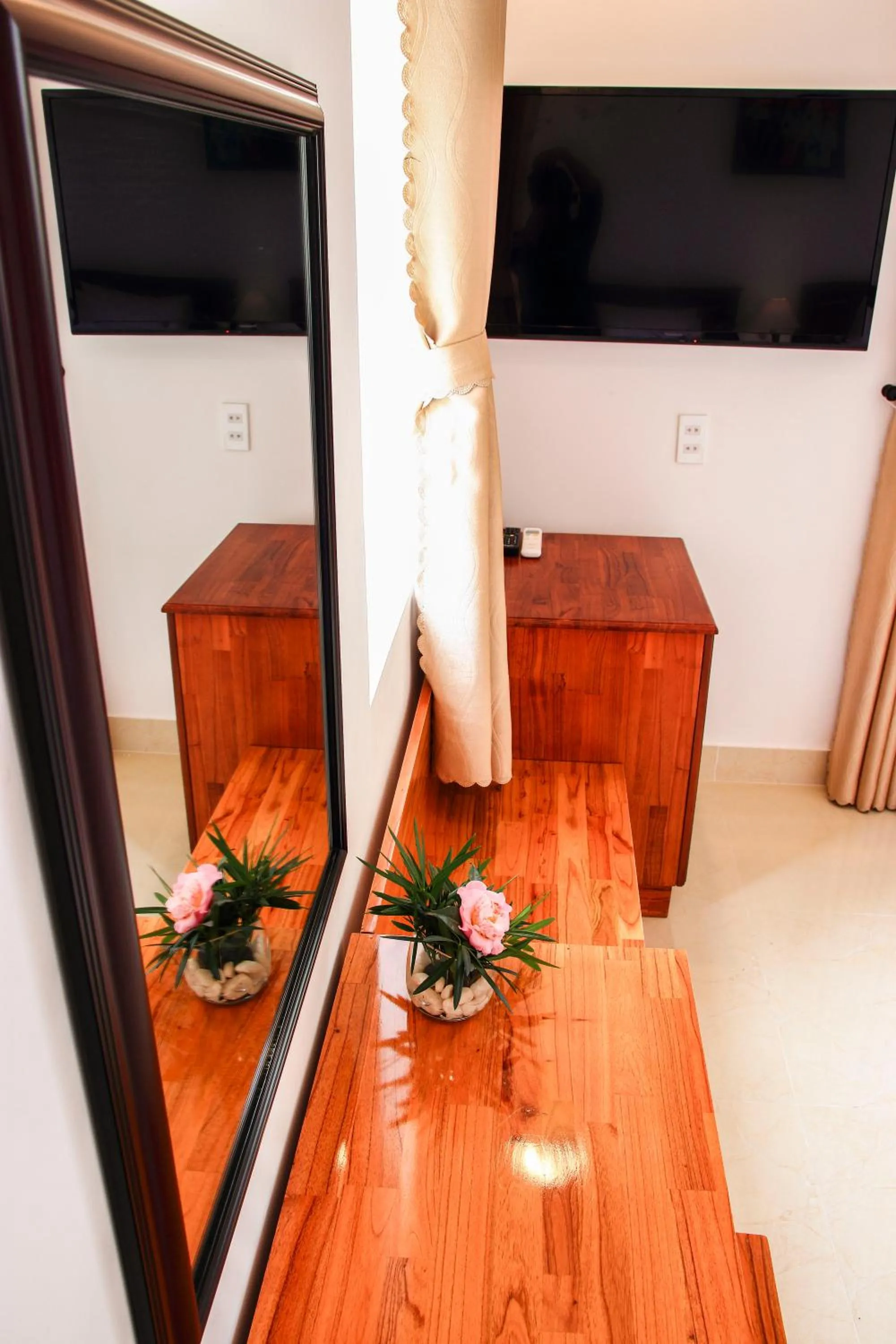 TV and multimedia in Hoi An New Life Homestay & Villa