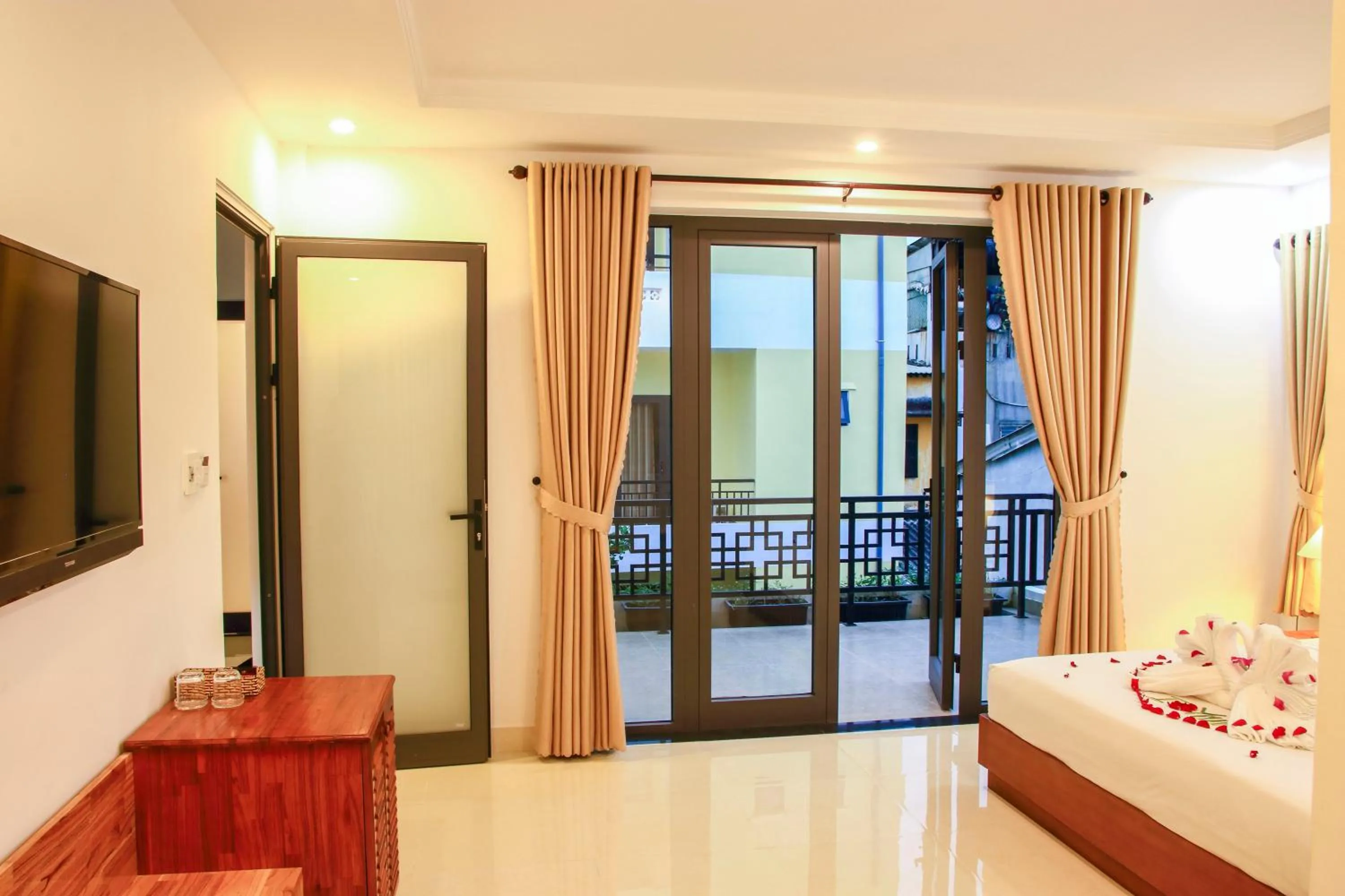 Balcony/Terrace, Bed in Hoi An New Life Homestay & Villa