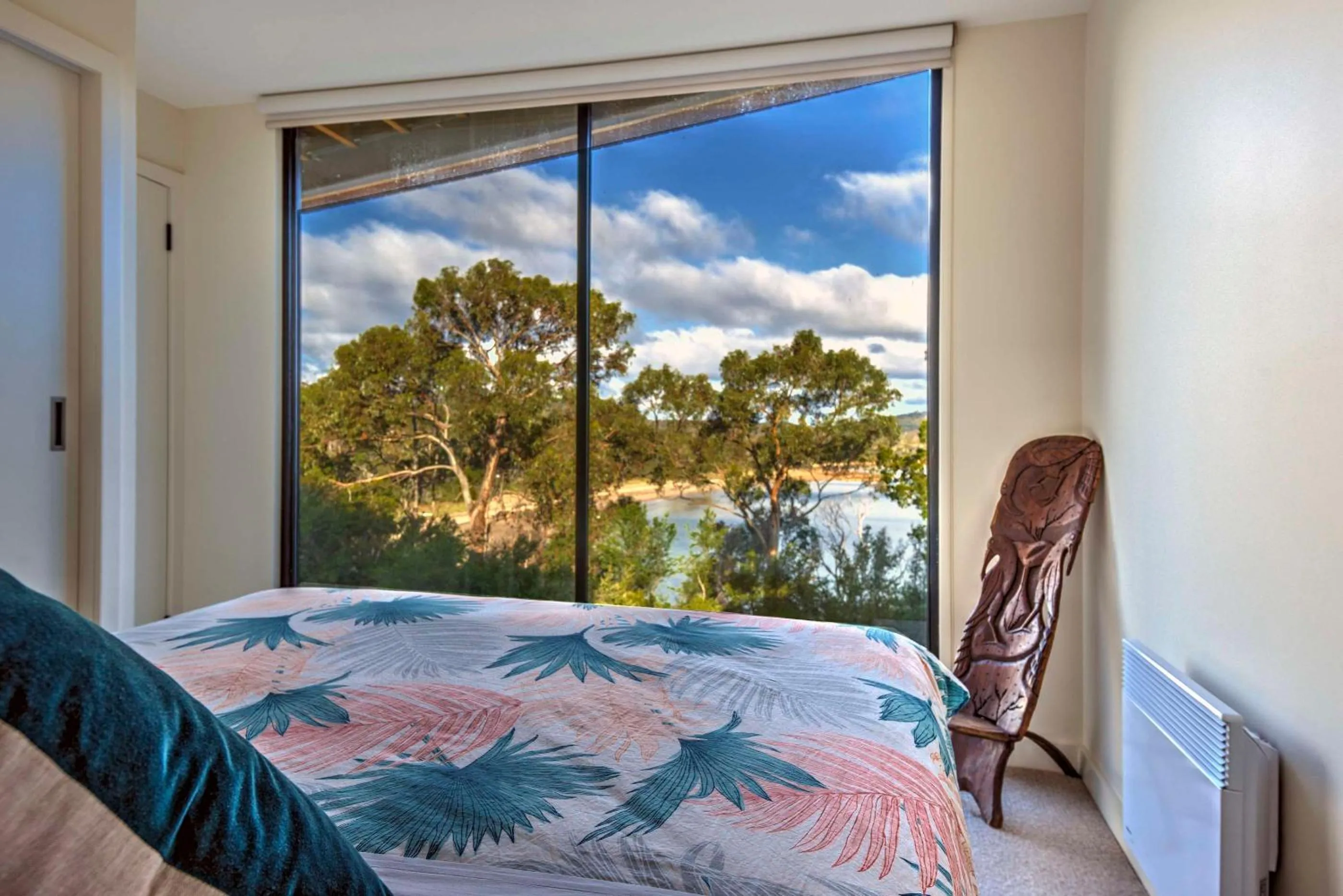 Bedroom, Bed in Furneaux