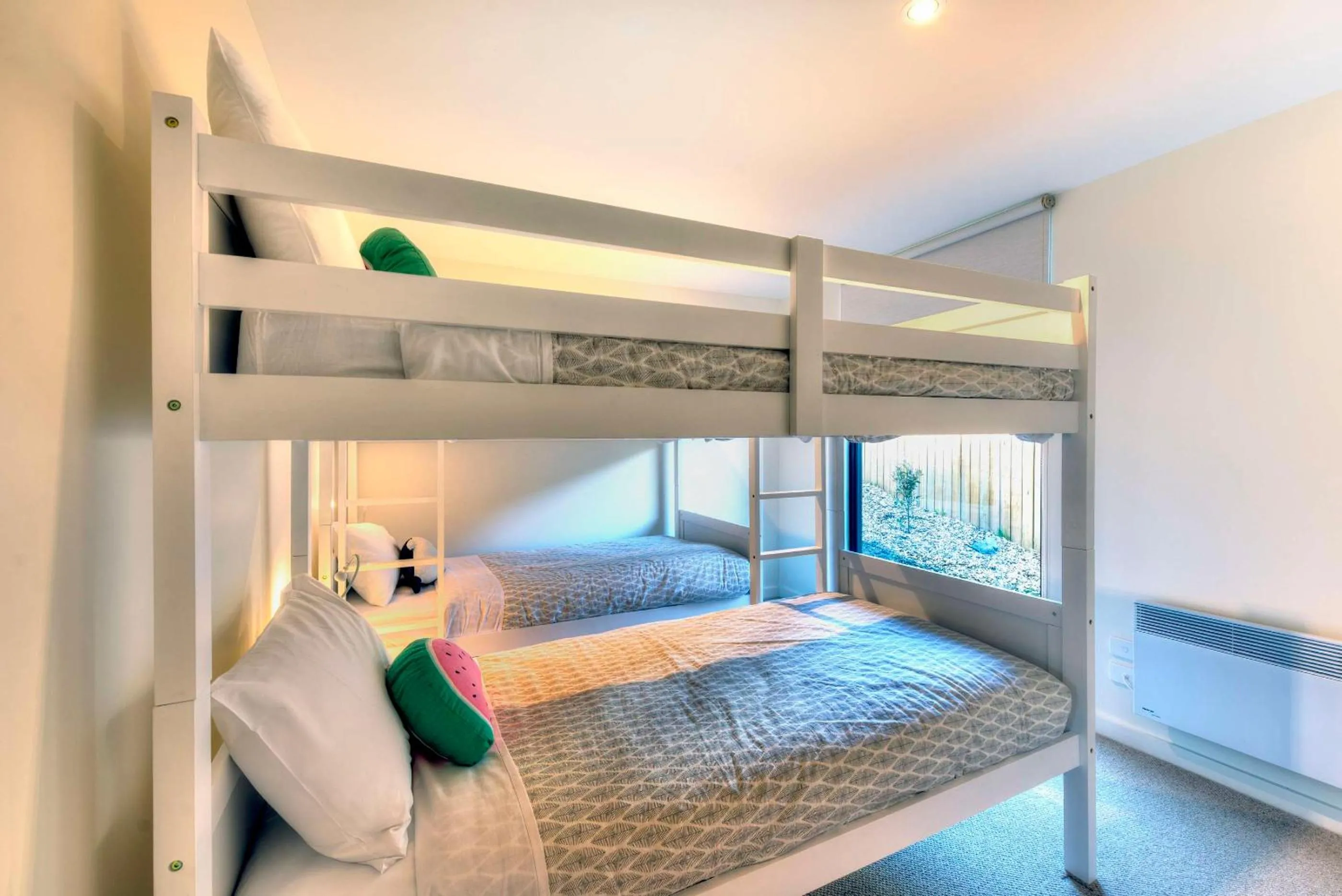 Bedroom, Bed in Furneaux