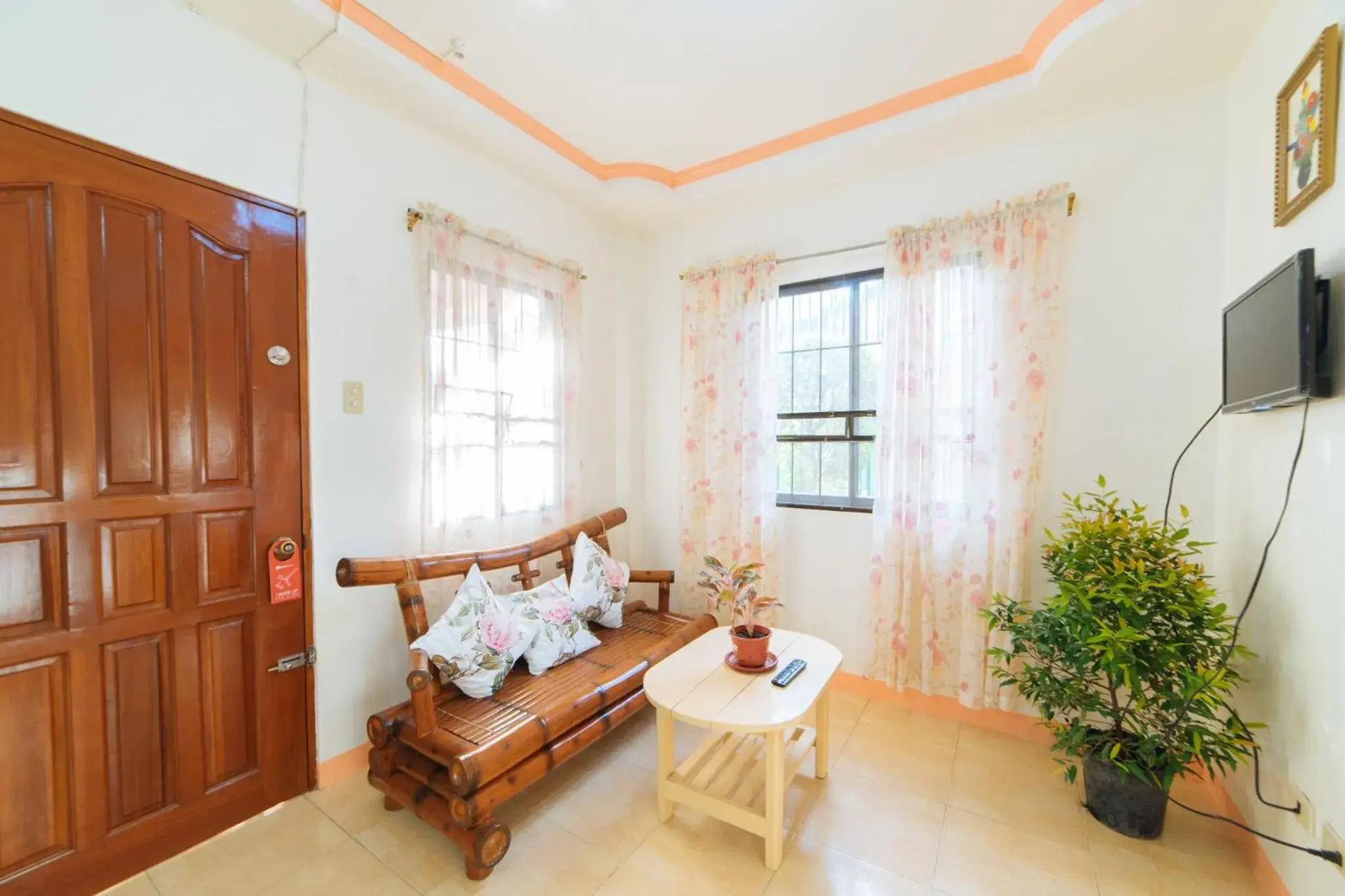 Living room, Bed in RedDoorz @ Q Abeto Street Mandurriao Living room, Bed in RedDoorz @ Q Abeto Street Mandurriao