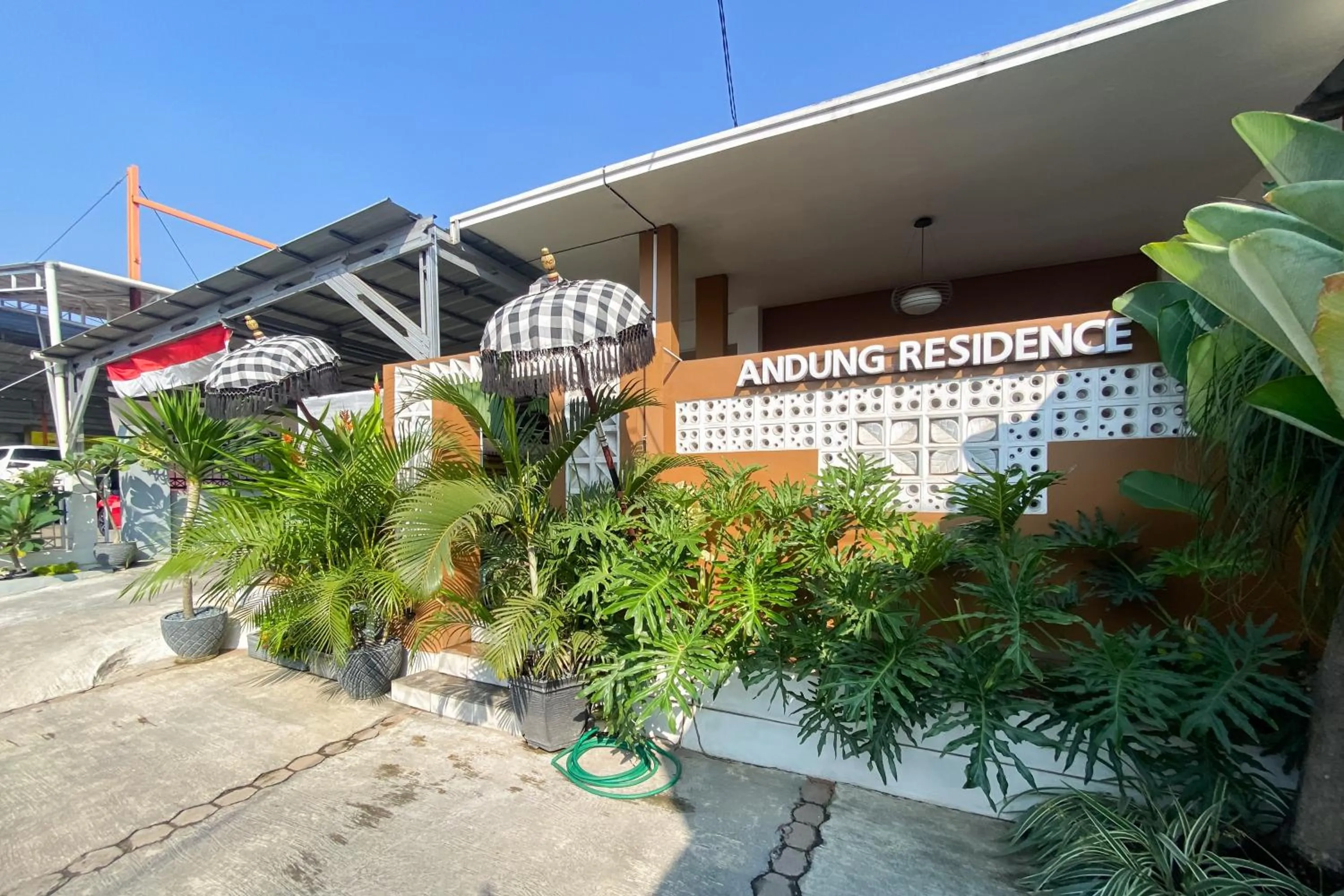 Facade/entrance in Andung Residence Lampung RedPartner