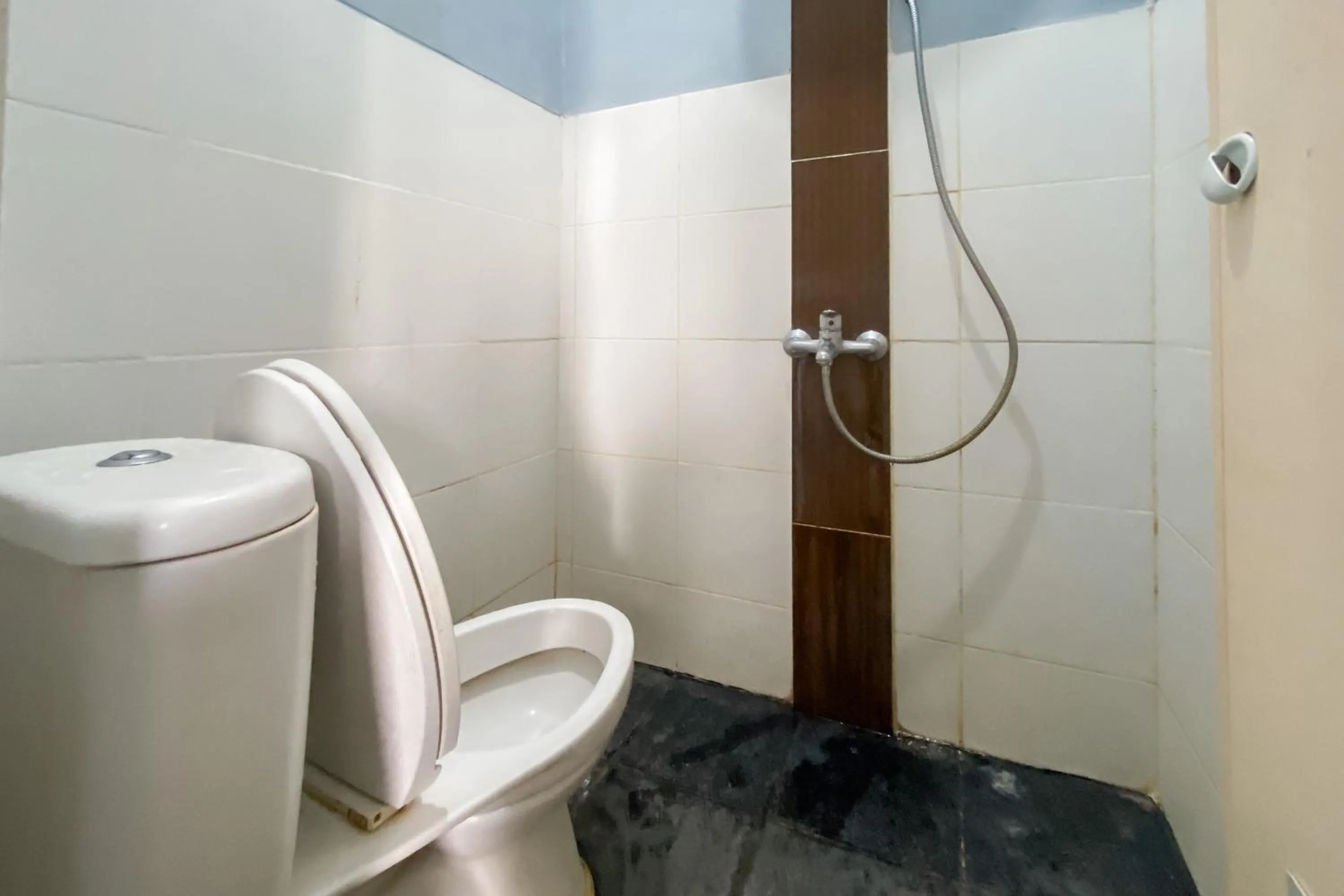 Bathroom in Andung Residence Lampung RedPartner