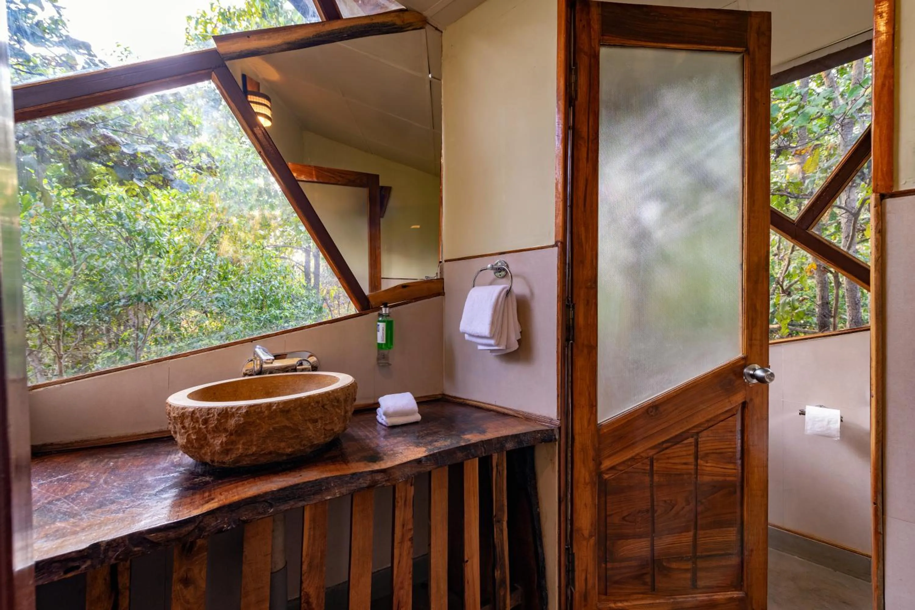 Bathroom in Kanha Jungle Camp