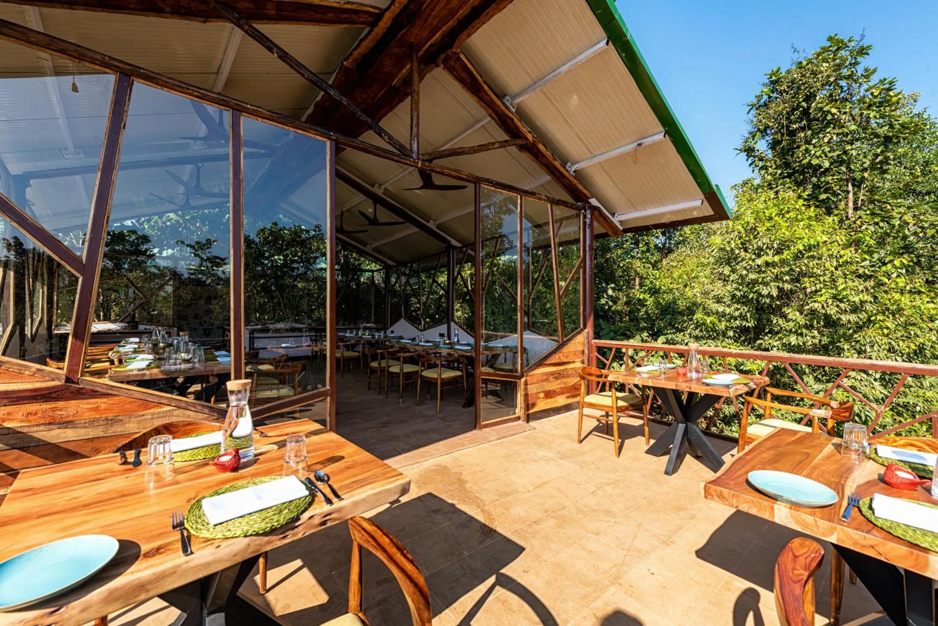 Restaurant/places to eat in Kanha Jungle Camp