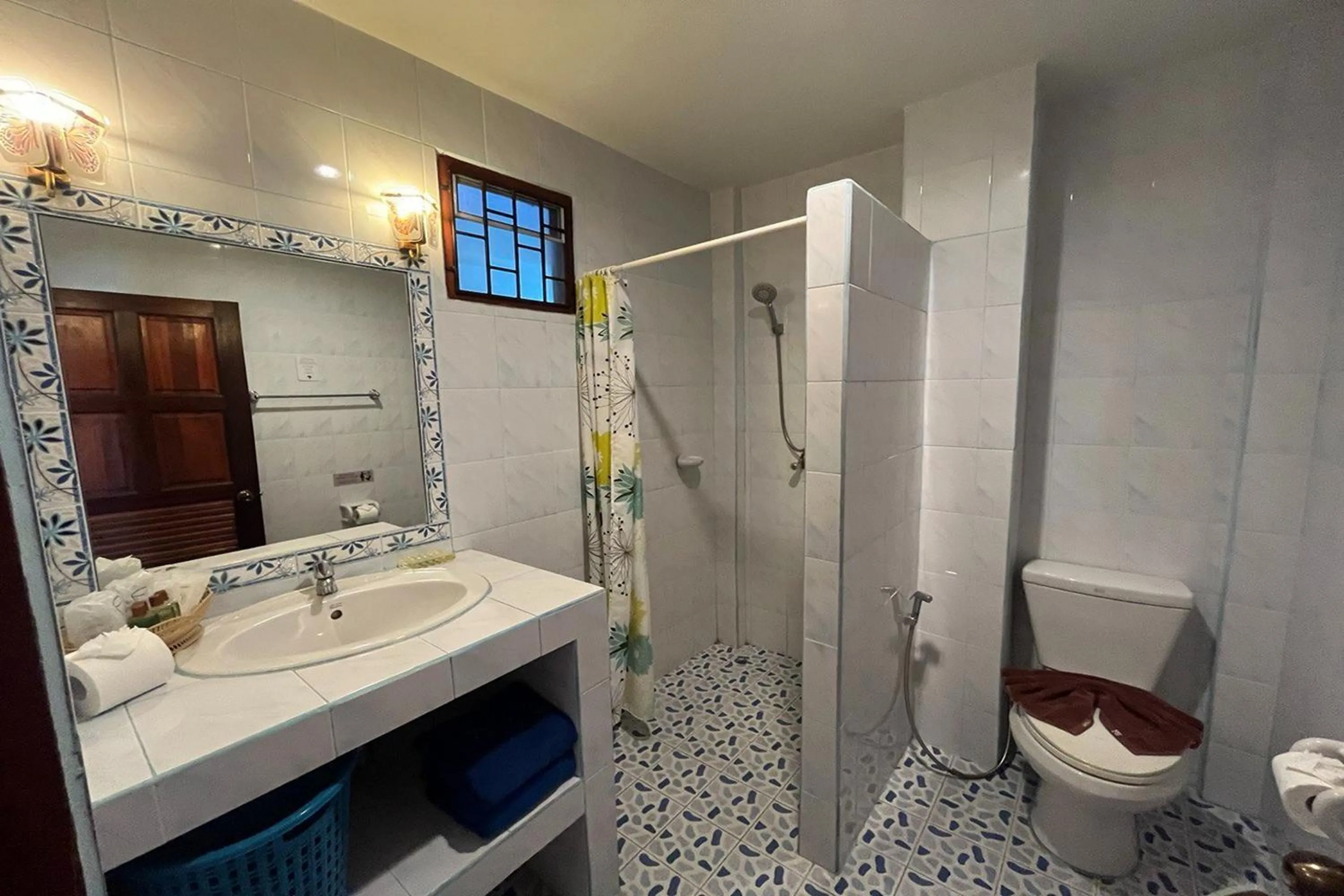 Bathroom in Ginis Beach Resort