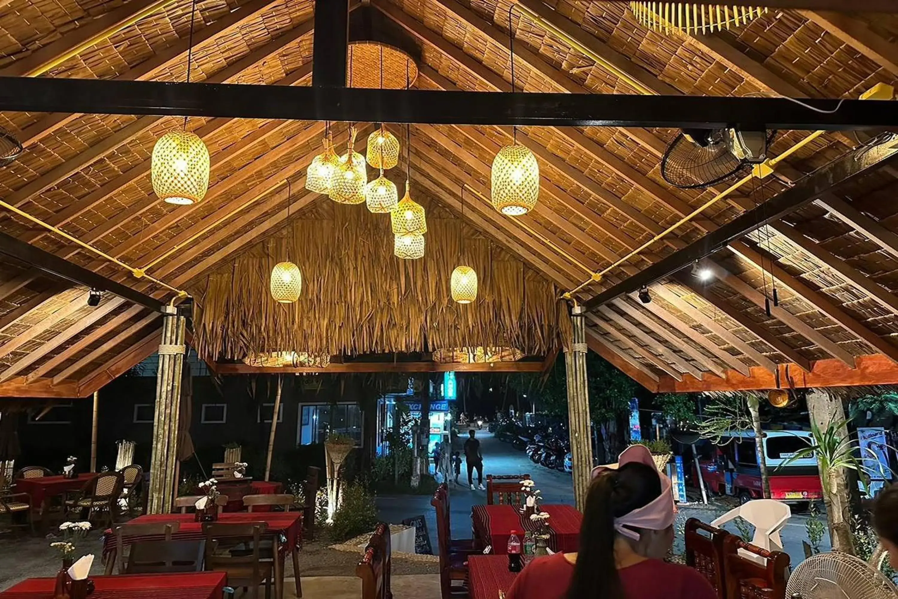 Restaurant/places to eat in Ginis Beach Resort Restaurant/places to eat in Ginis Beach Resort