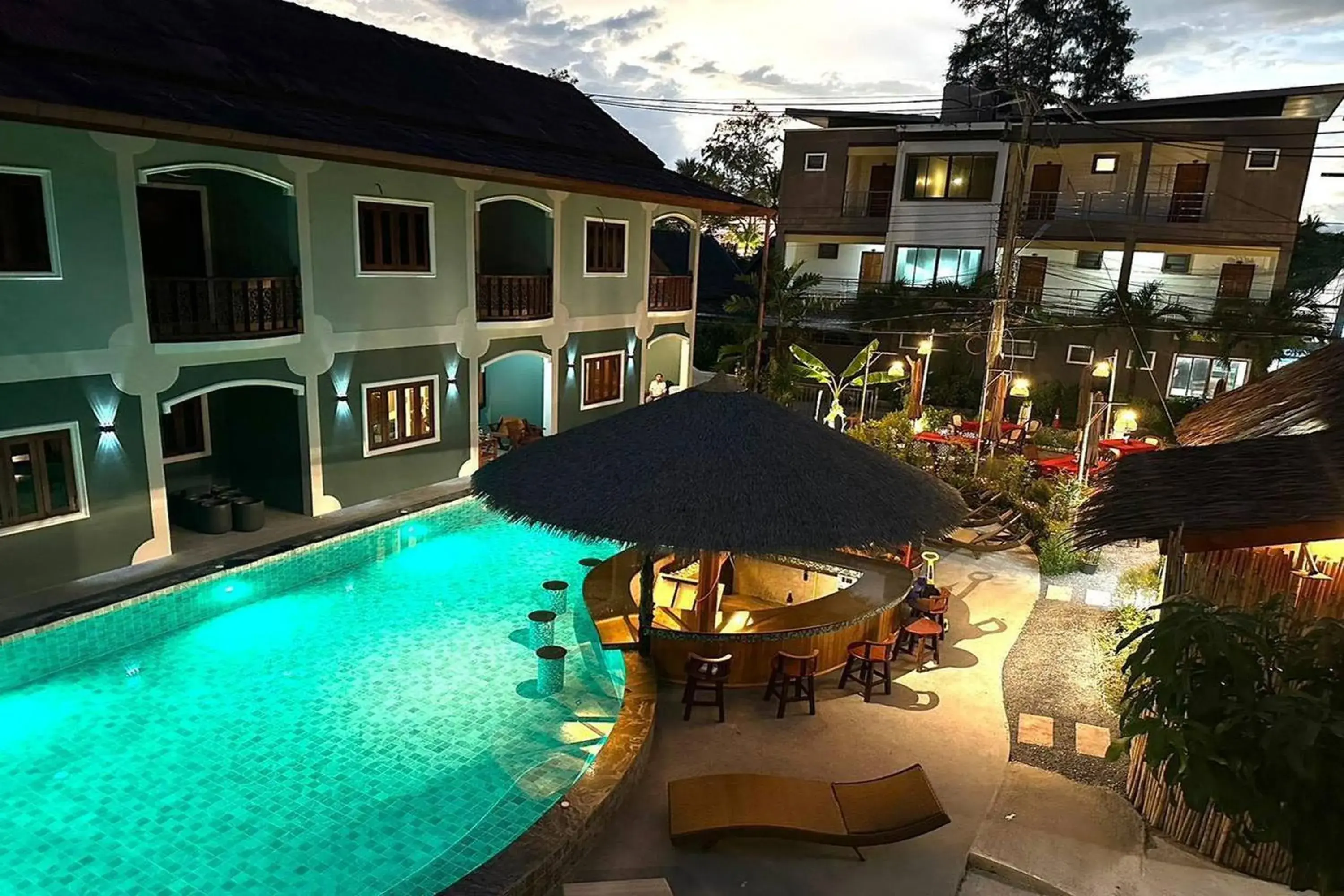 Swimming pool in Ginis Beach Resort Swimming pool in Ginis Beach Resort