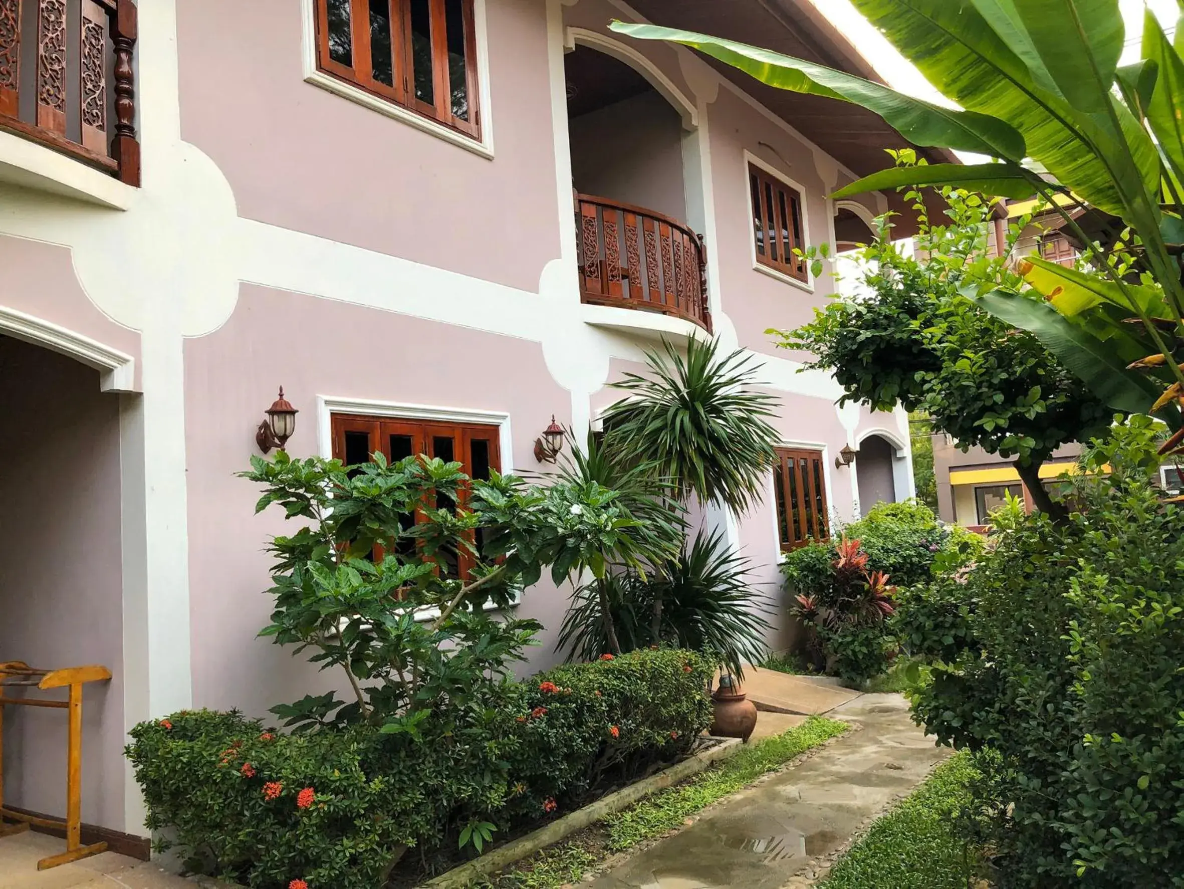 Property building in Ginis Beach Resort Property building in Ginis Beach Resort