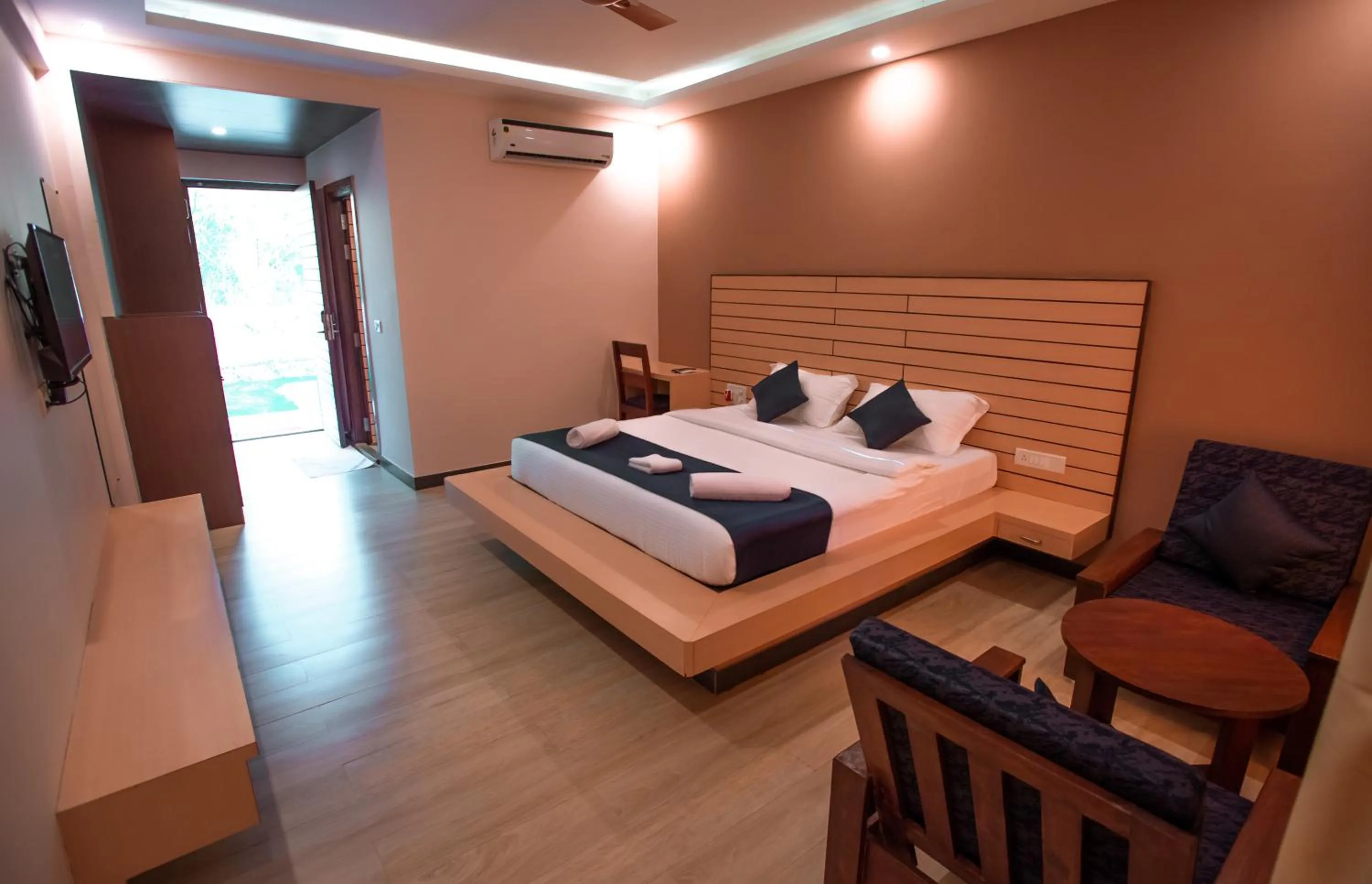 Bed in Golden Sands Resort, Morjim