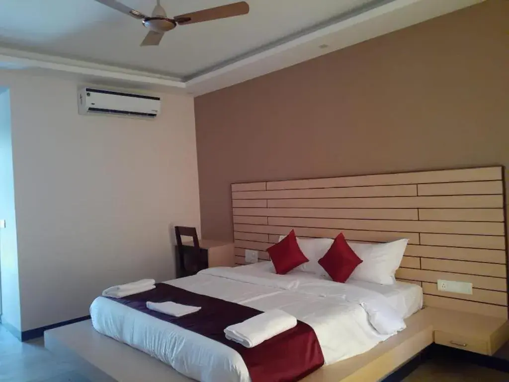 Bedroom, Bed in Golden Sands Resort, Morjim Bedroom, Bed in Golden Sands Resort, Morjim