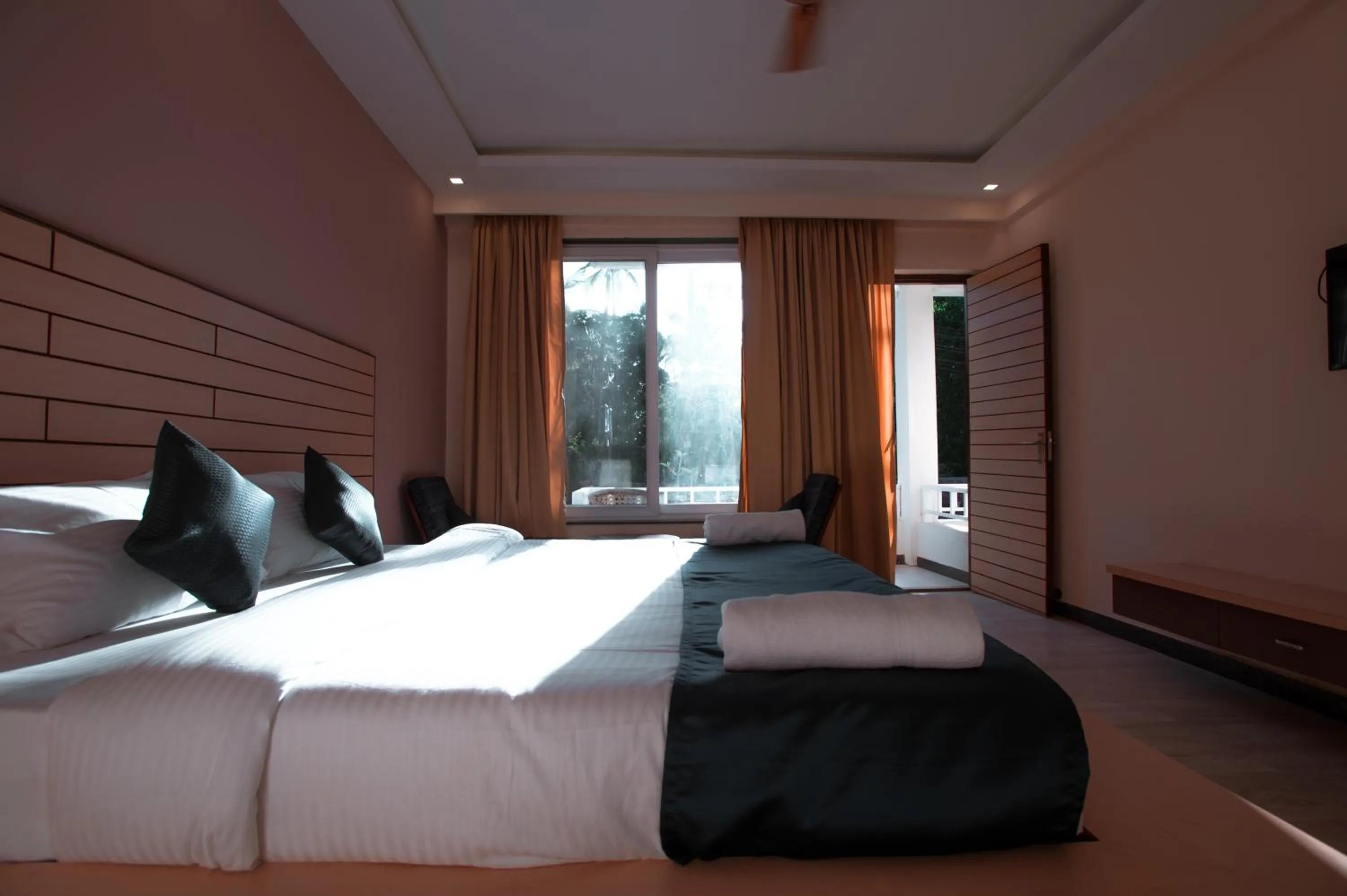 Bed in Golden Sands Resort, Morjim