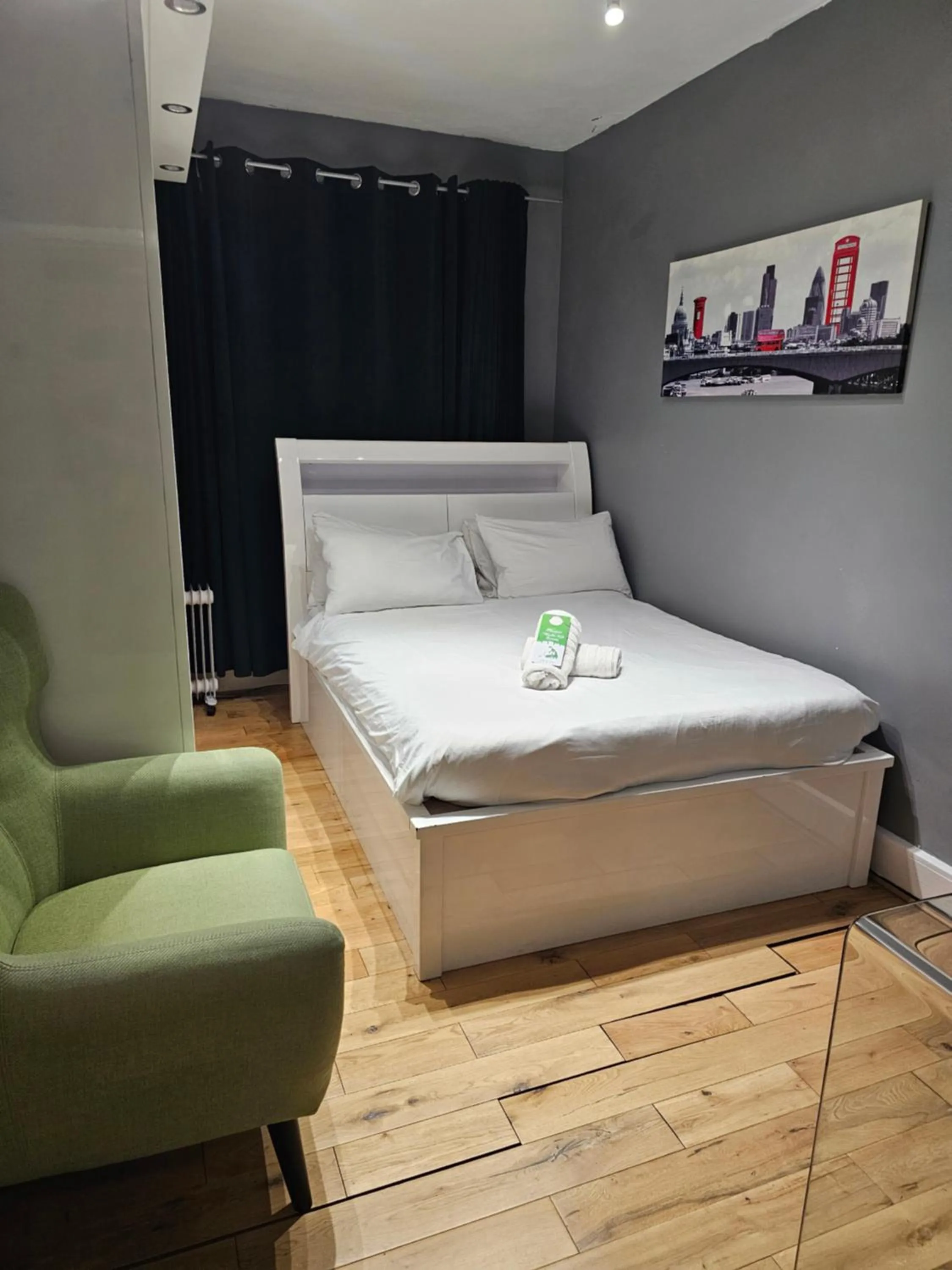 Bed in Umbrella Properties London Woolwich
