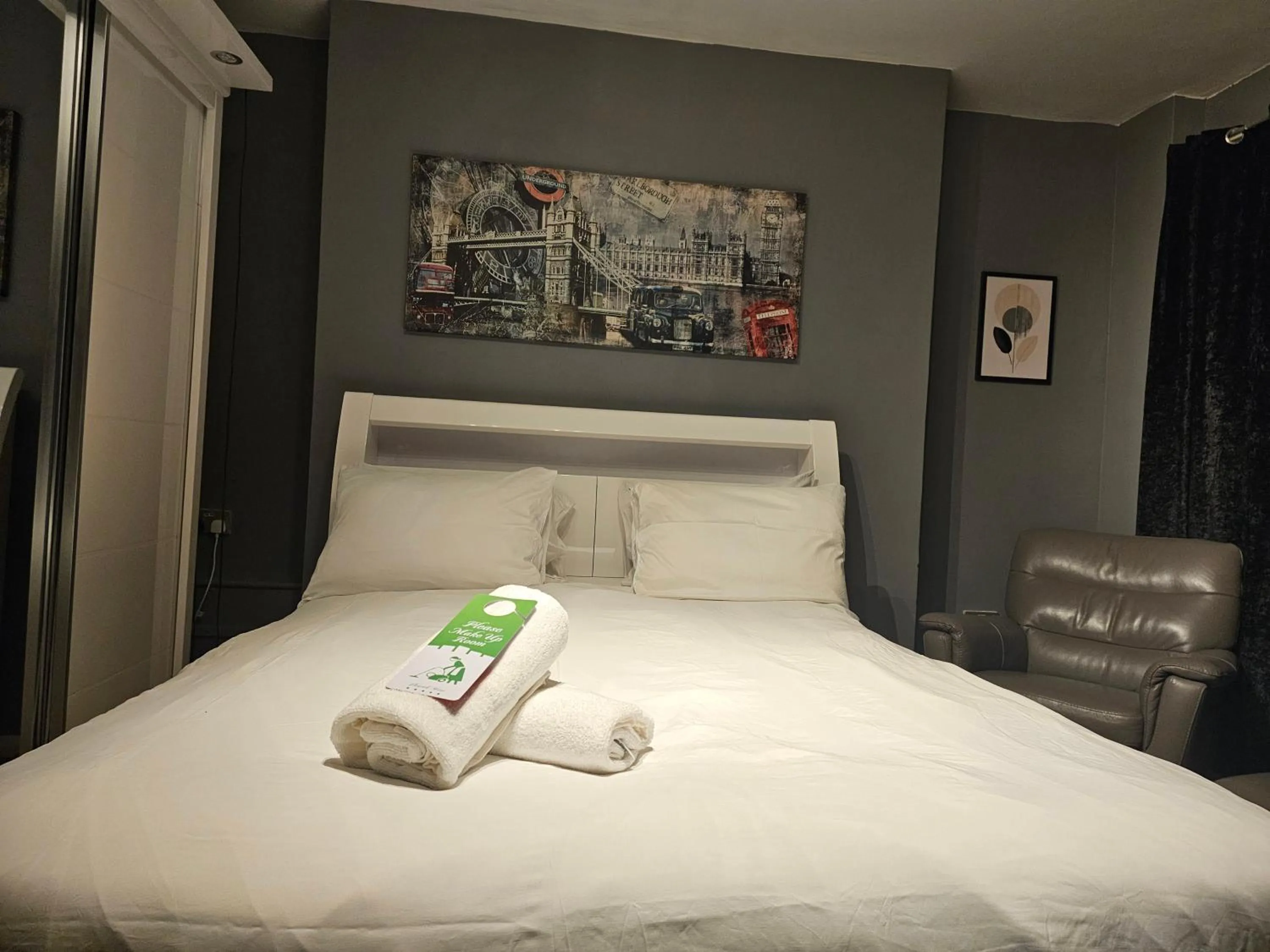 Bed in Umbrella Properties London Woolwich