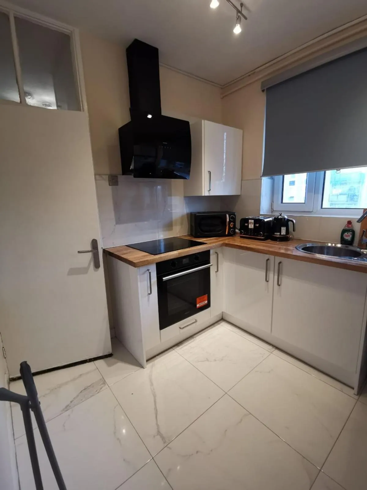 Kitchen or kitchenette in Umbrella Properties London Woolwich