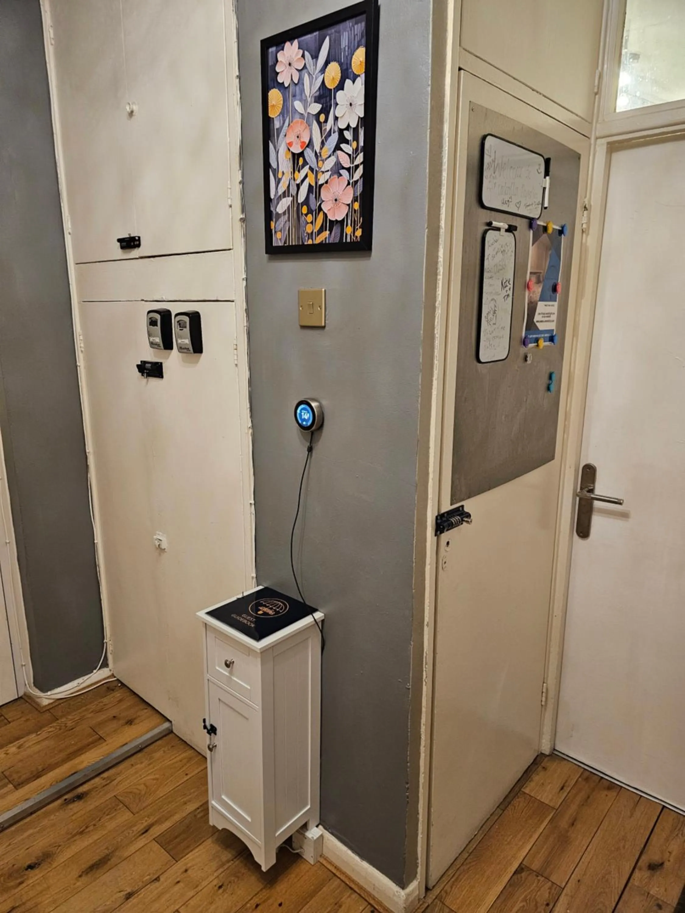 Communal lounge/ TV room in Umbrella Properties London Woolwich