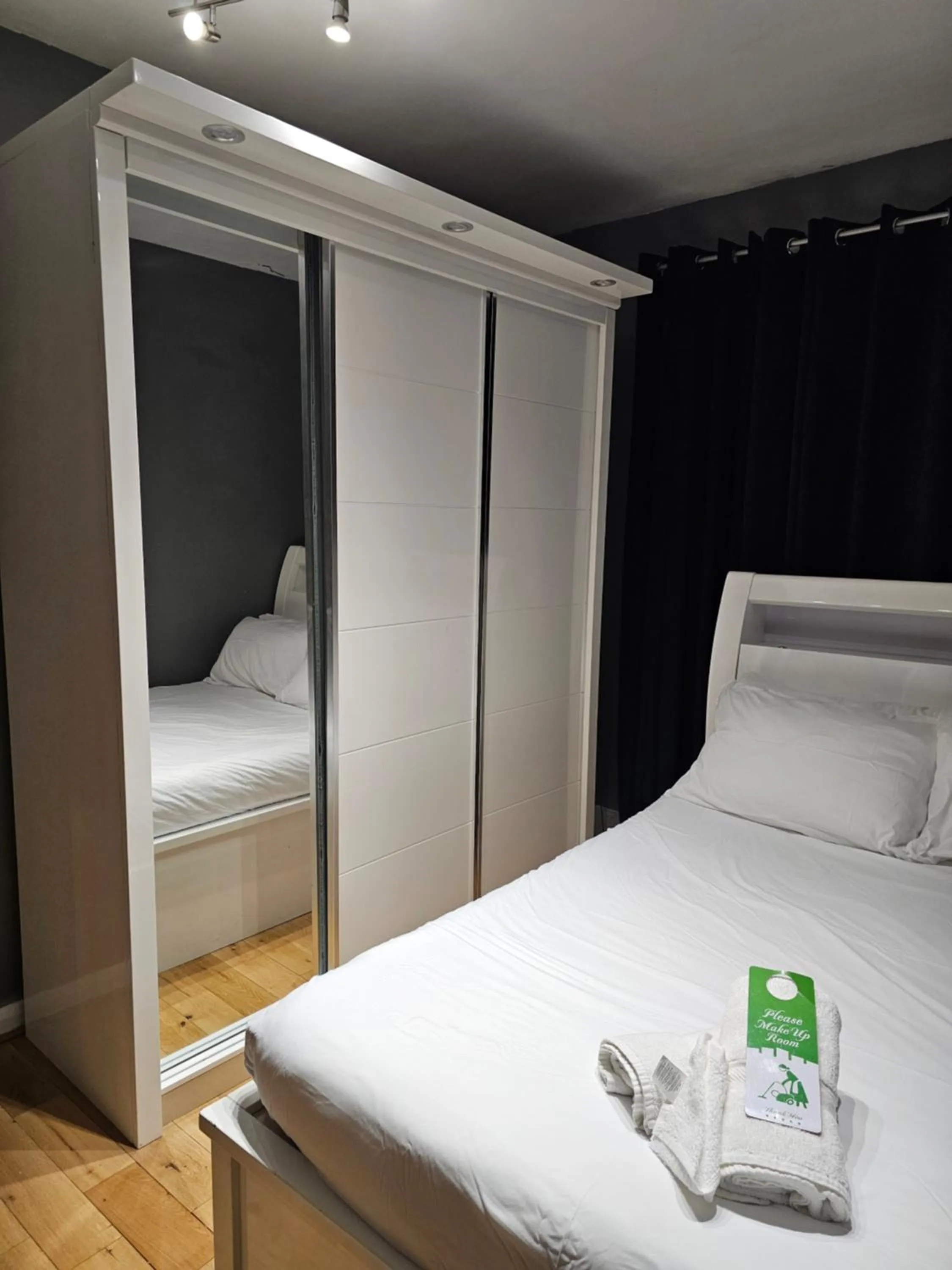 Bed in Umbrella Properties London Woolwich