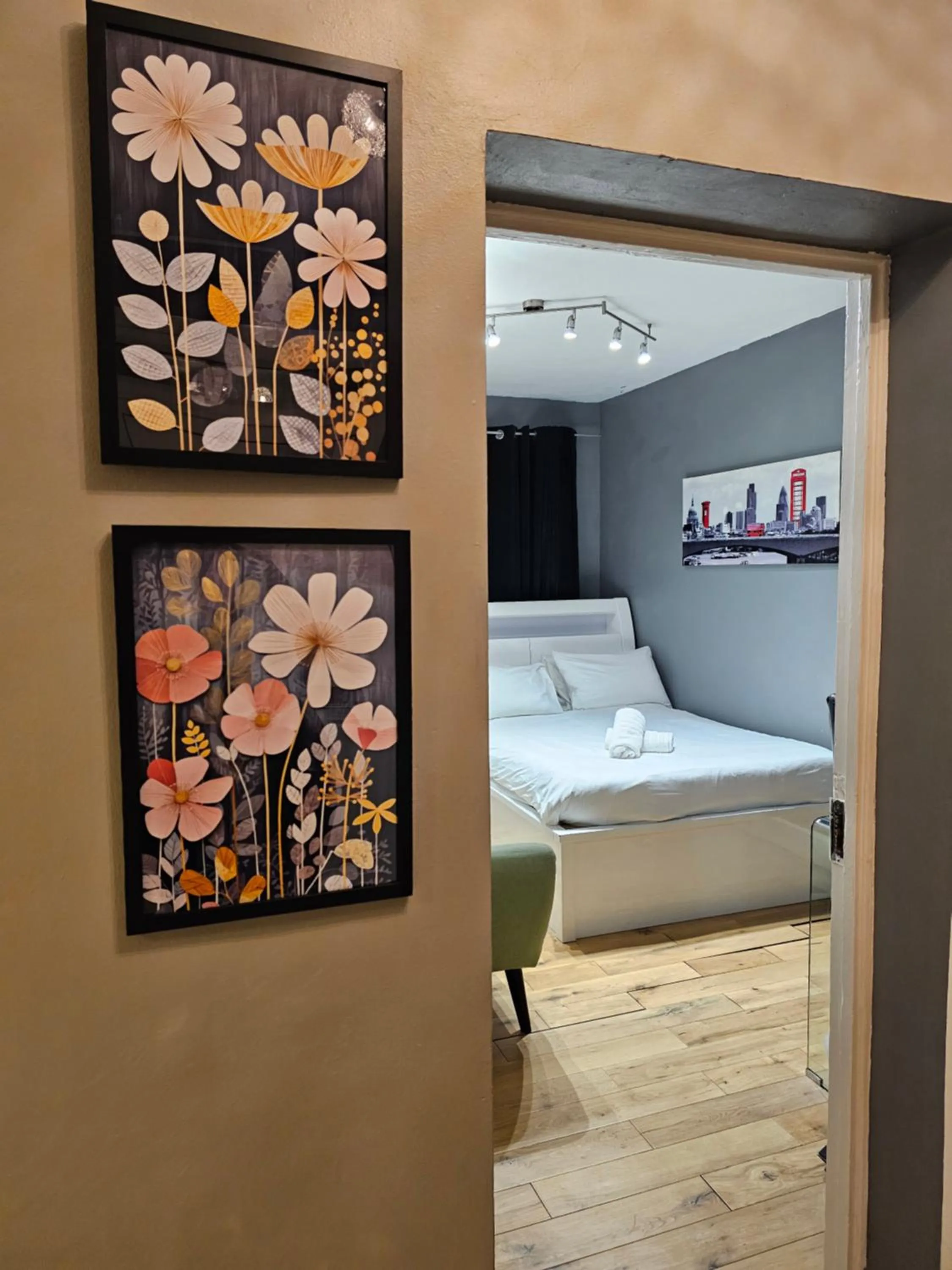 Bed in Umbrella Properties London Woolwich