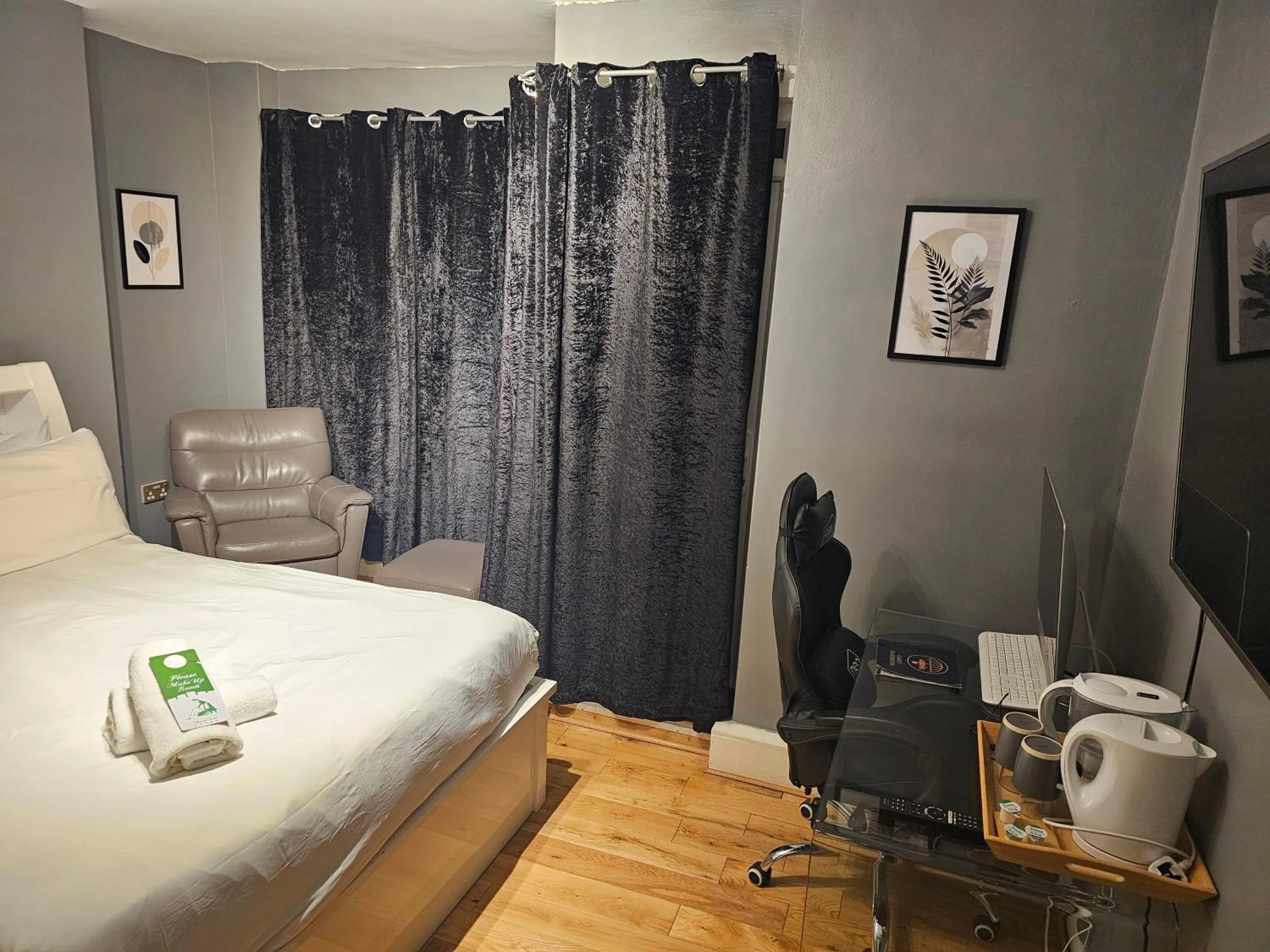 Bed in Umbrella Properties London Woolwich