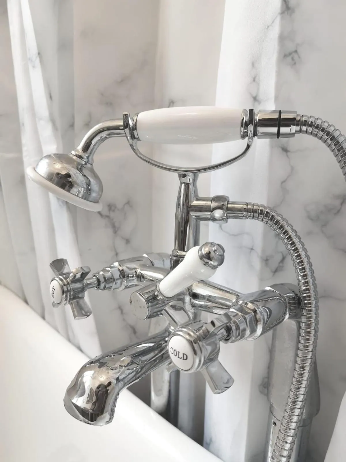 Shower in Umbrella Properties London Woolwich