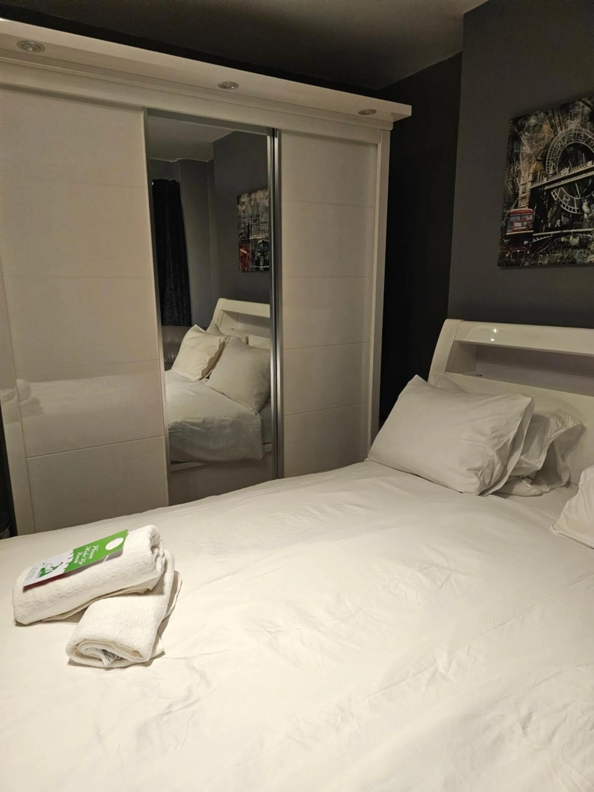 Bed in Umbrella Properties London Woolwich