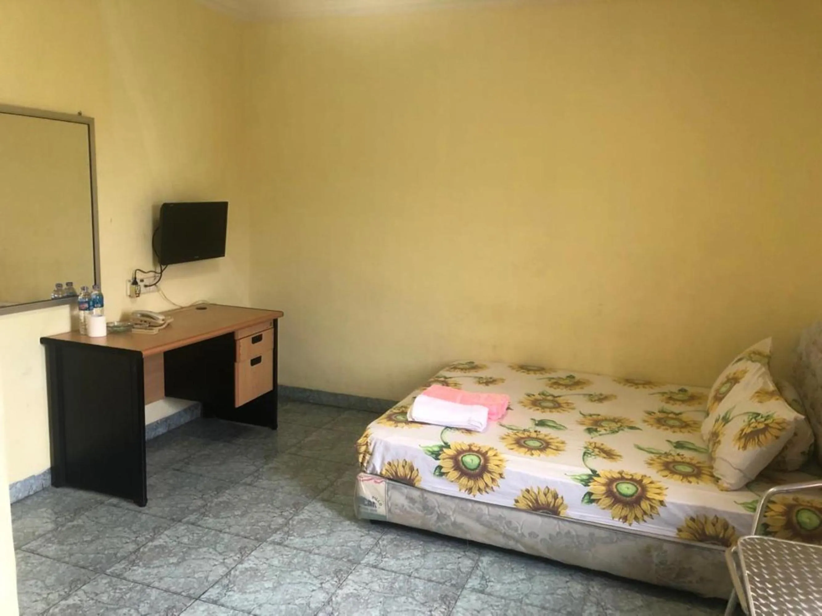 Bedroom, Bed in Hotel Pelita Terang