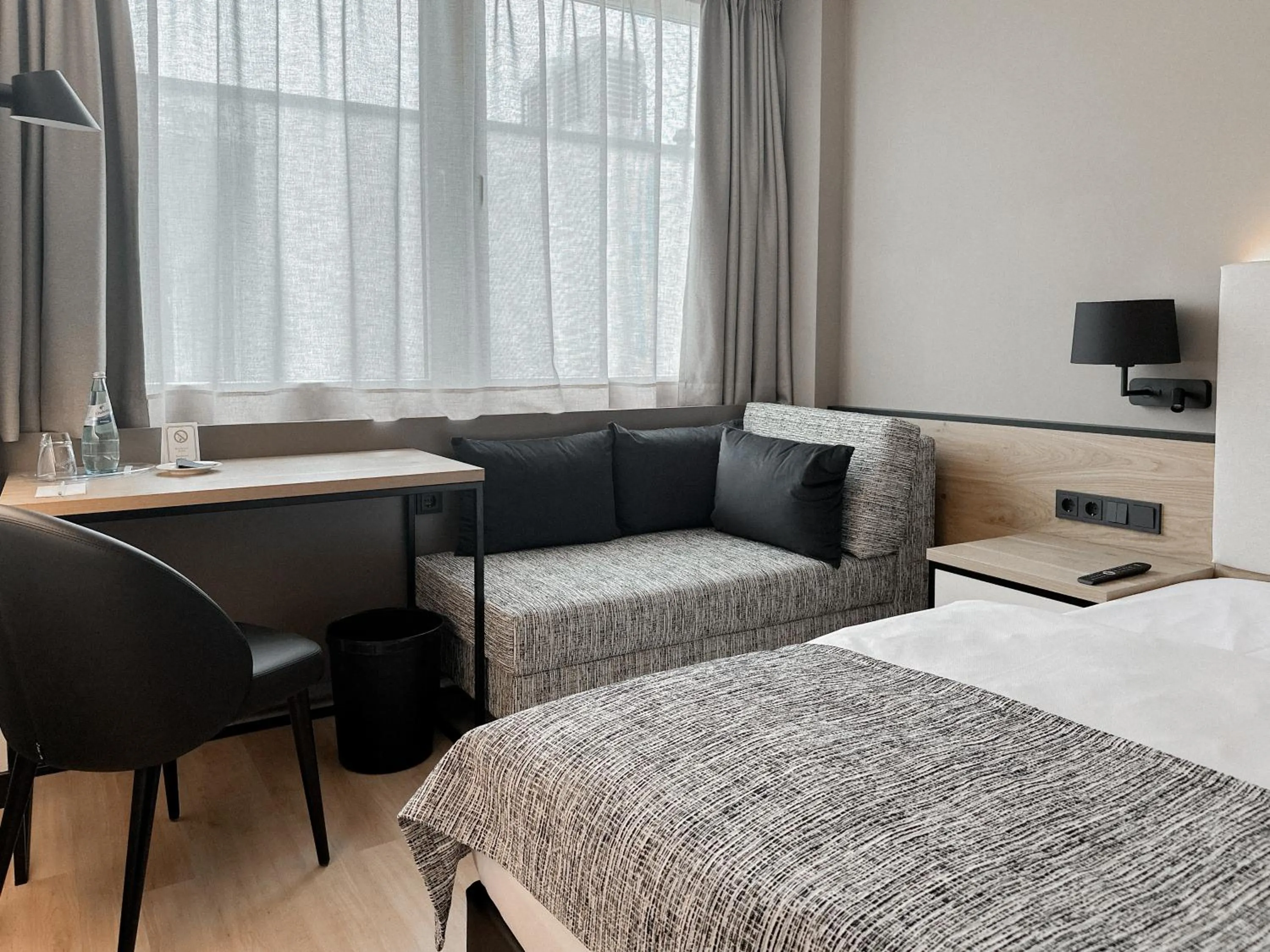 Photo of the whole room, Bed in Wessinger