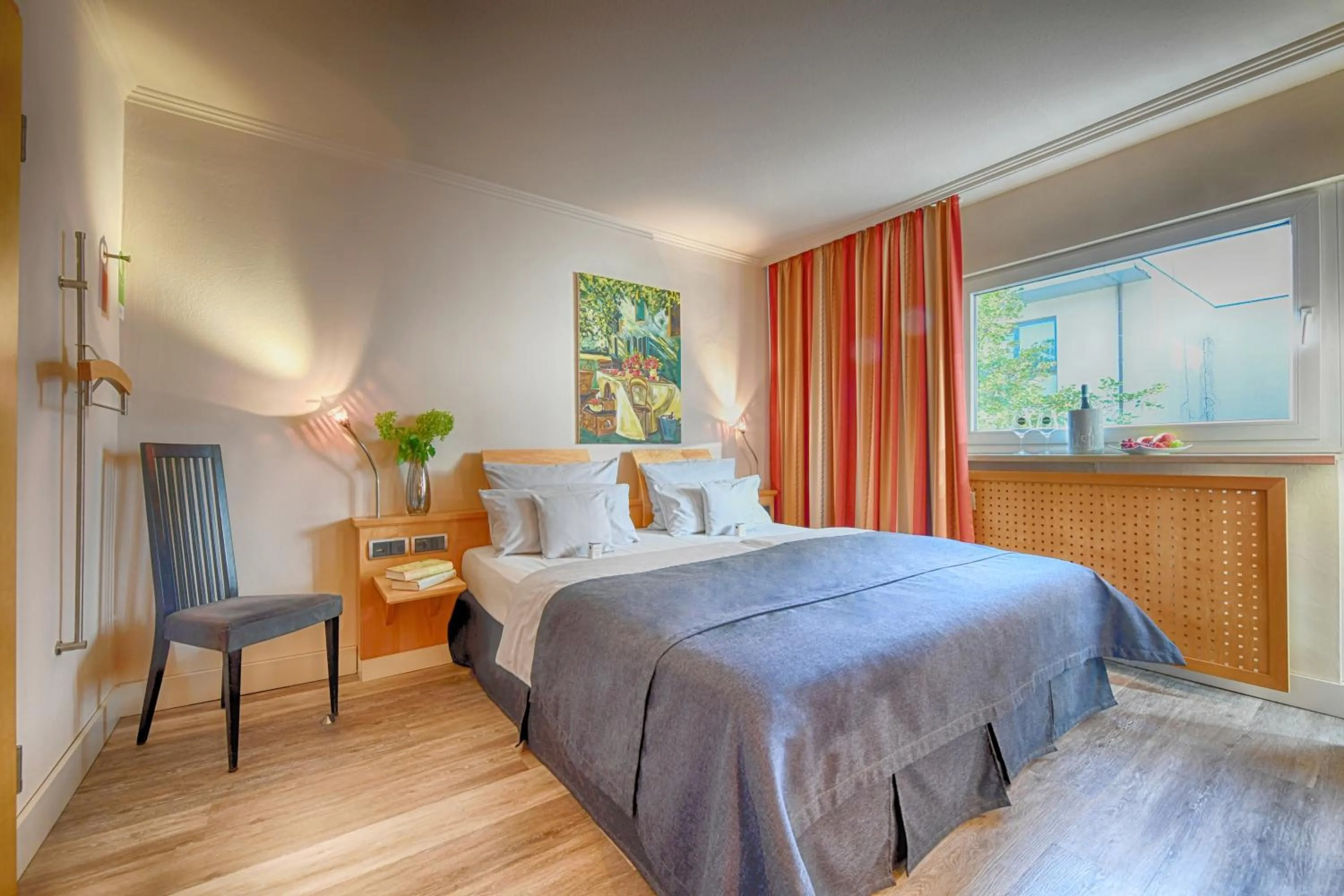 Photo of the whole room, Bed in Wessinger