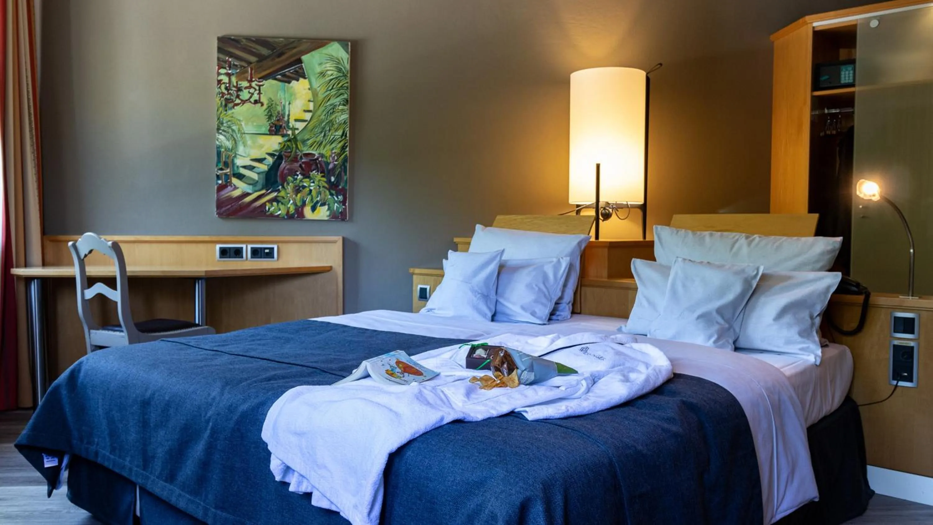 Photo of the whole room, Bed in Wessinger