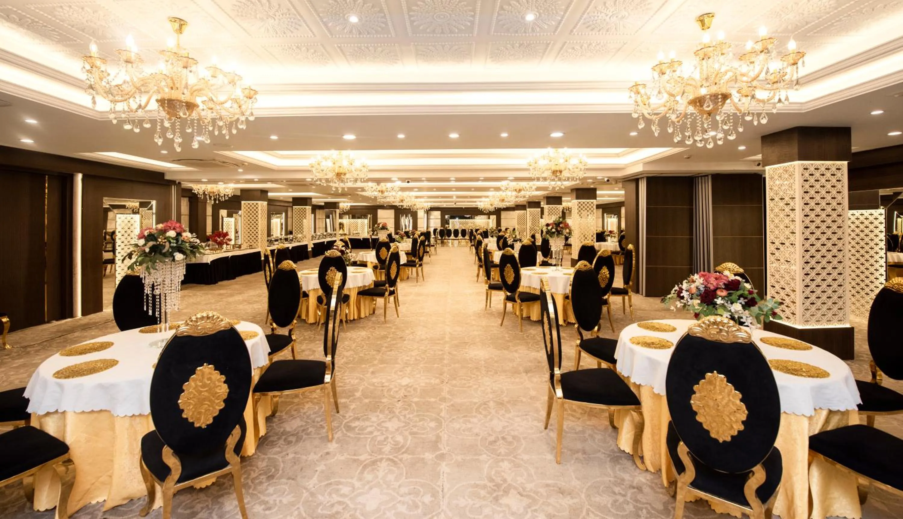 Banquet/Function facilities in Hotel CASA Aishbagh