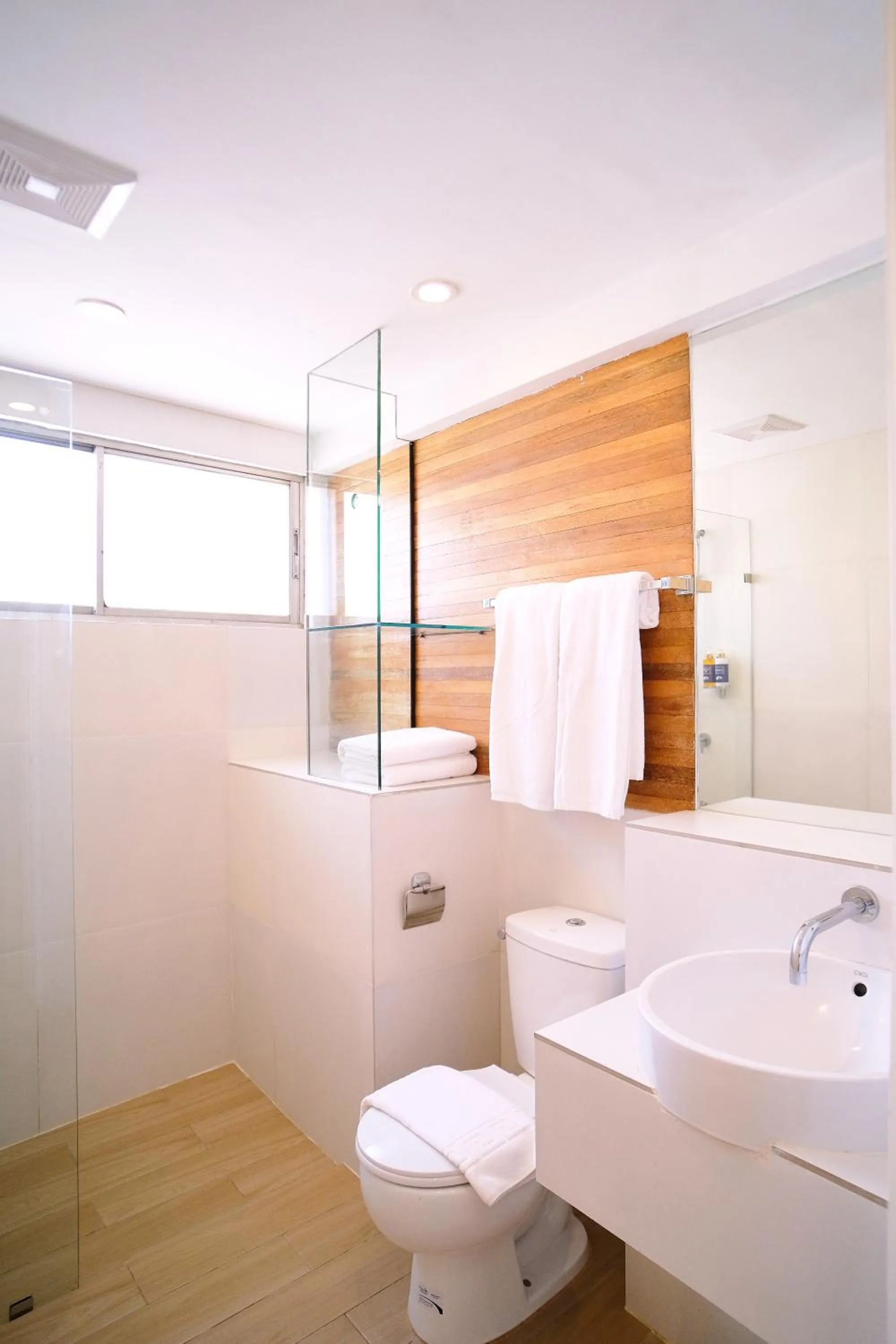 Bathroom in Bridge Hotel Express