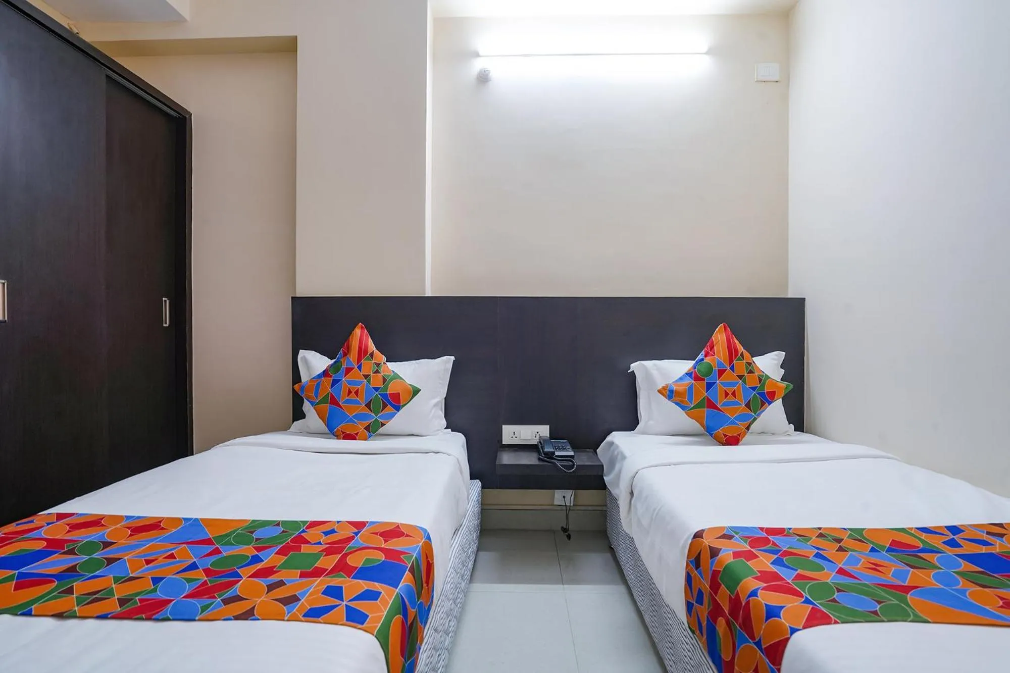 Bed in FabHotel Serenity - Nr AIG Hospital, Gachibowli